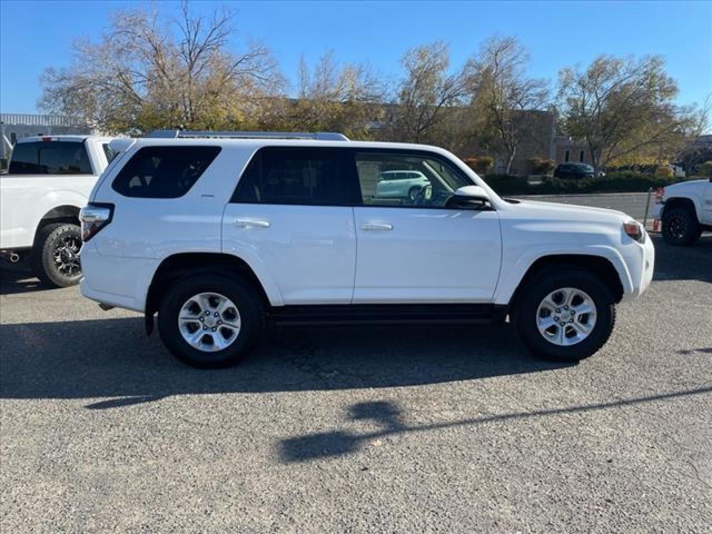 2016 Super White Toyota 4Runner SR5 (JTEBU5JR6G5) with an 4.0L 4.0L V6 270hp 278ft. lbs. Sequential Multiport Fuel Injection engine, 5-Speed Shiftable Automatic transmission, located at 800 Riverside Ave, Roseville, CA, 95678, 916-773-4549 & Toll Free: 866-719-4393, 38.732265, -121.291039 - 4X4 SR5 ONE OWNER SERVICE RECORDS ON CLEAN CARFAX - Photo#5