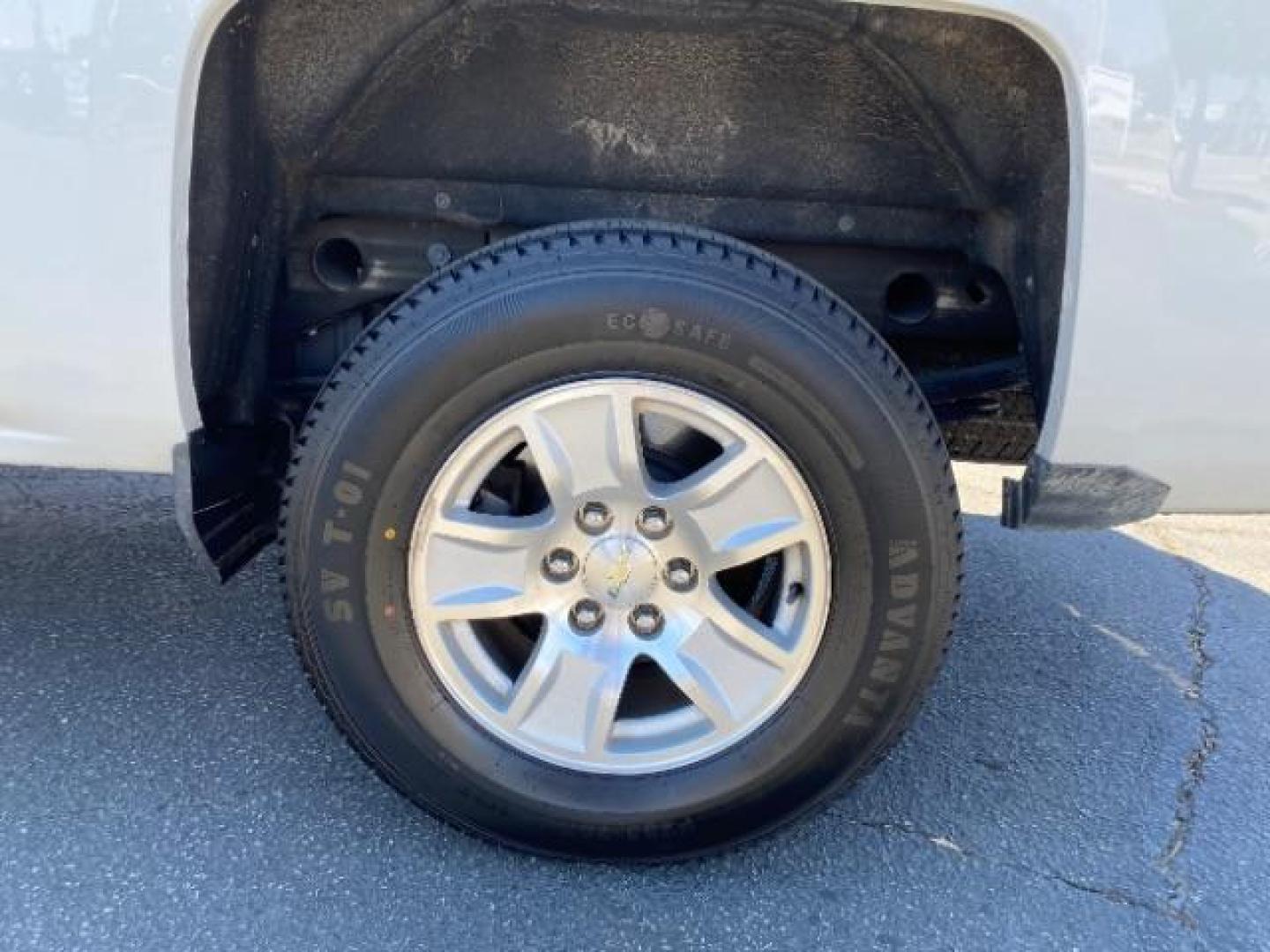 2017 WHITE Chevrolet Silverado 1500 2WD (1GCPCREC5HF) with an 8-Cyl 5.3 Liter engine, Automatic transmission, located at 412 Auto Vista Drive, Palmdale, 93551, (661) 945-0620, 34.592636, -118.136681 - Photo#13