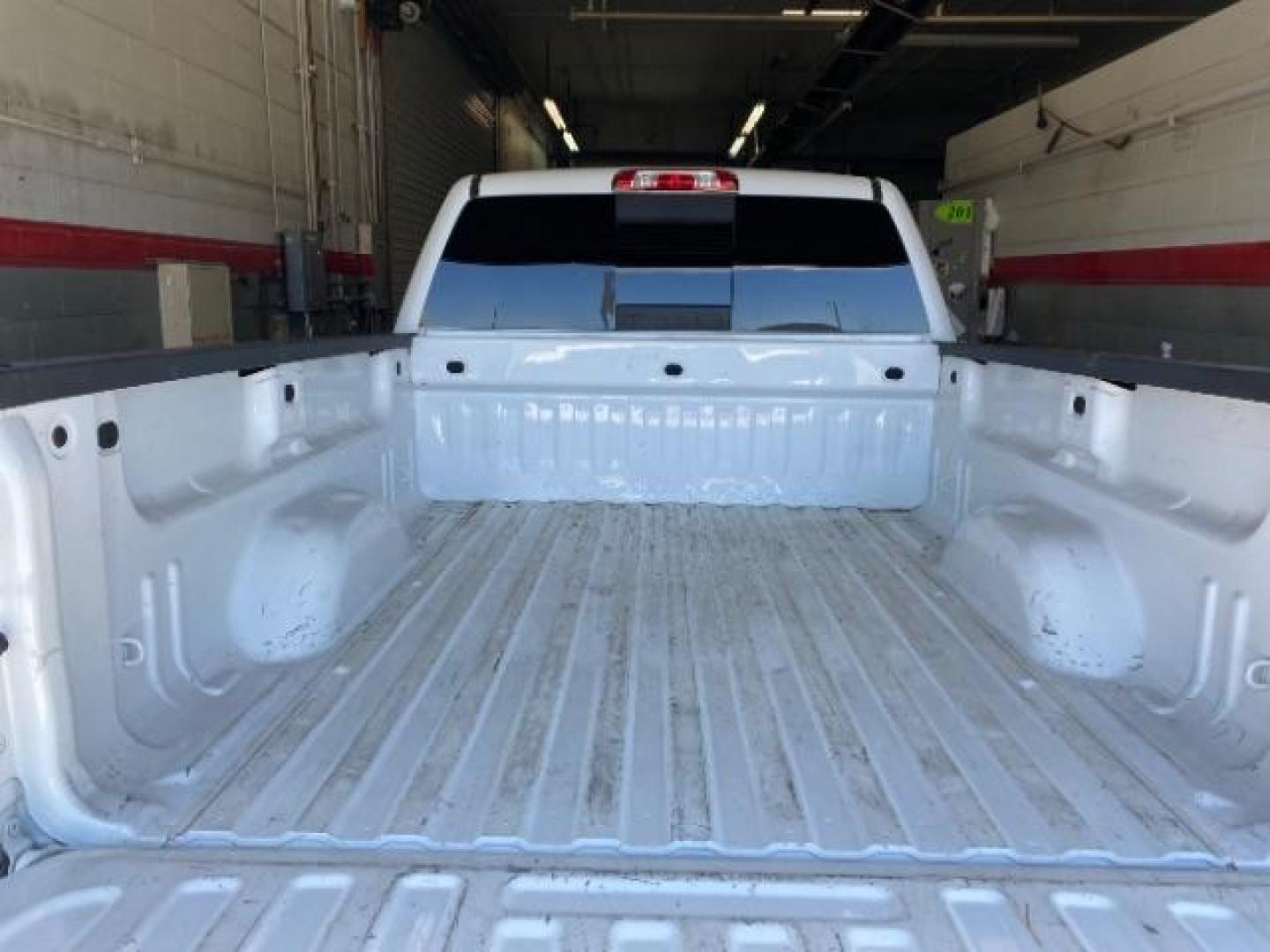 2017 WHITE Chevrolet Silverado 1500 2WD (1GCPCREC5HF) with an 8-Cyl 5.3 Liter engine, Automatic transmission, located at 412 Auto Vista Drive, Palmdale, 93551, (661) 945-0620, 34.592636, -118.136681 - Photo#29