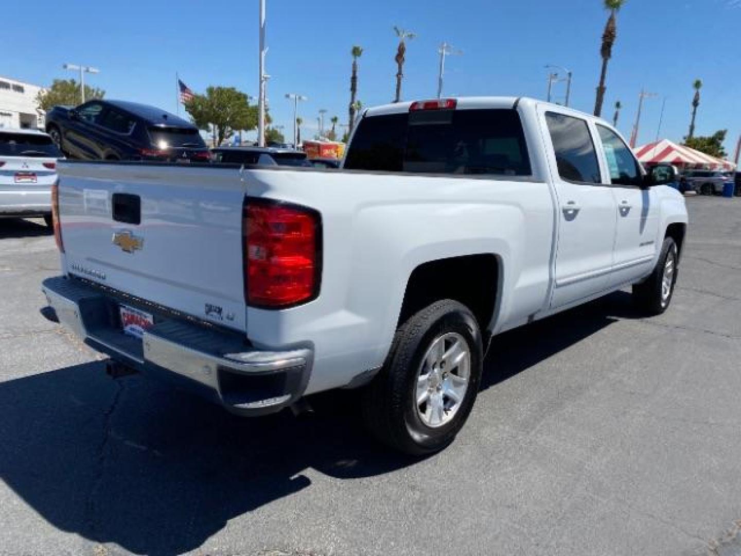 2017 WHITE Chevrolet Silverado 1500 2WD (1GCPCREC5HF) with an 8-Cyl 5.3 Liter engine, Automatic transmission, located at 412 Auto Vista Drive, Palmdale, 93551, (661) 945-0620, 34.592636, -118.136681 - Photo#6