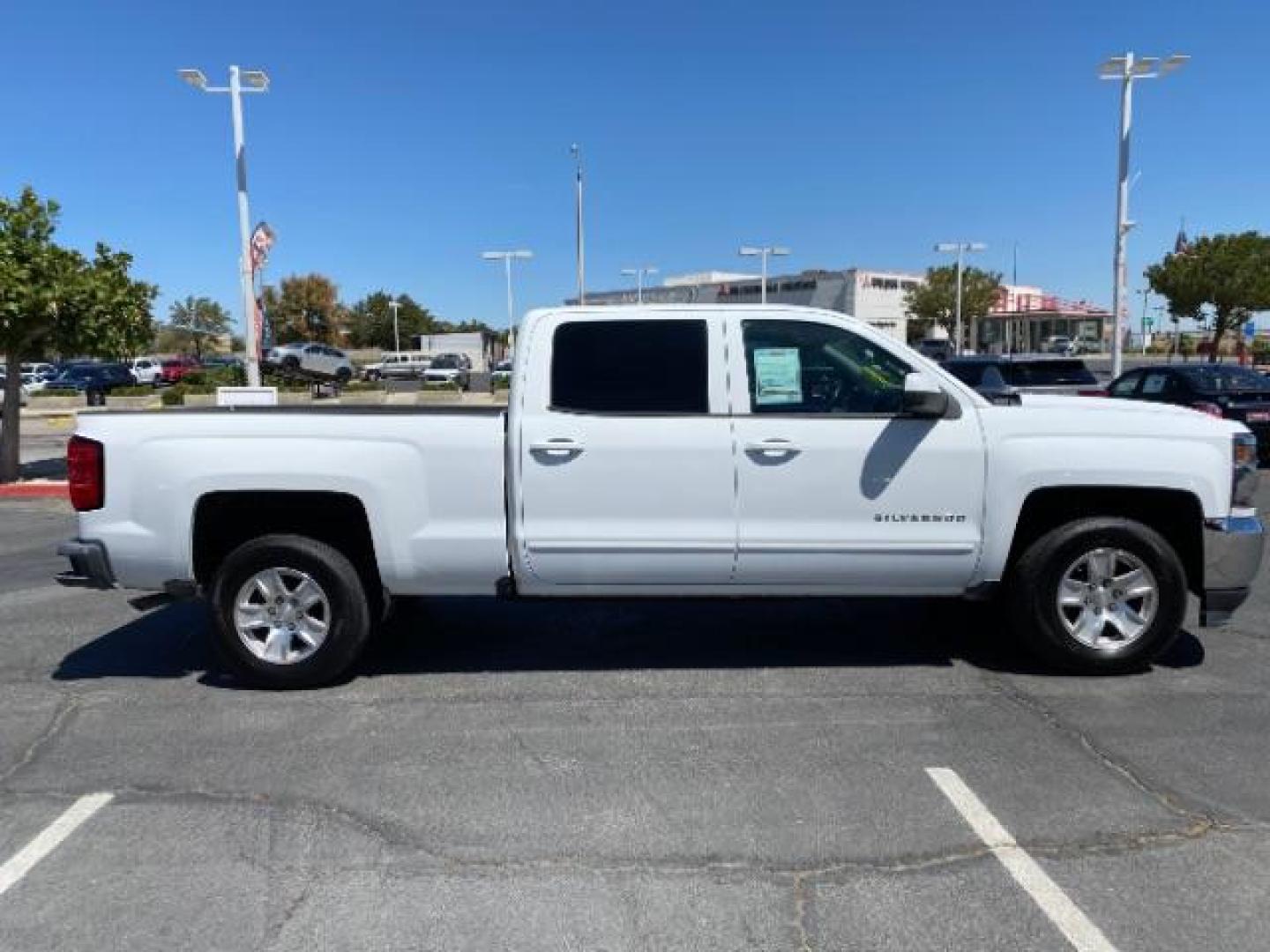 2017 WHITE Chevrolet Silverado 1500 2WD (1GCPCREC5HF) with an 8-Cyl 5.3 Liter engine, Automatic transmission, located at 412 Auto Vista Drive, Palmdale, 93551, (661) 945-0620, 34.592636, -118.136681 - Photo#7