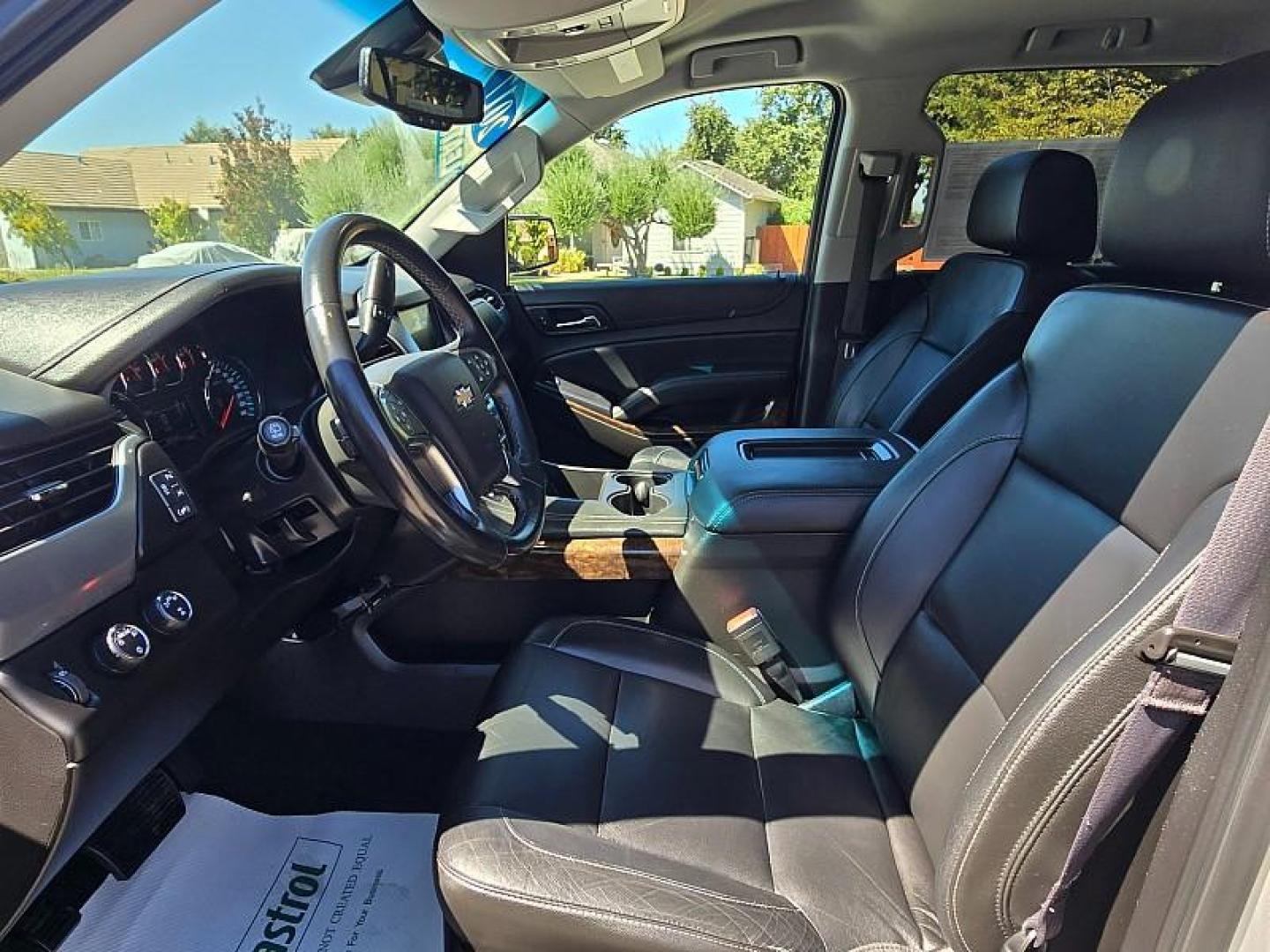 2017 SILVER Chevrolet Tahoe (1GNSKBKC0HR) with an V8 EcoTec3 5.3 Liter engine, Auto 6-Spd Overdrive transmission, located at 246 E Walker St., Orland, 95963, (530) 865-5800, 39.747589, -122.178398 - Photo#11