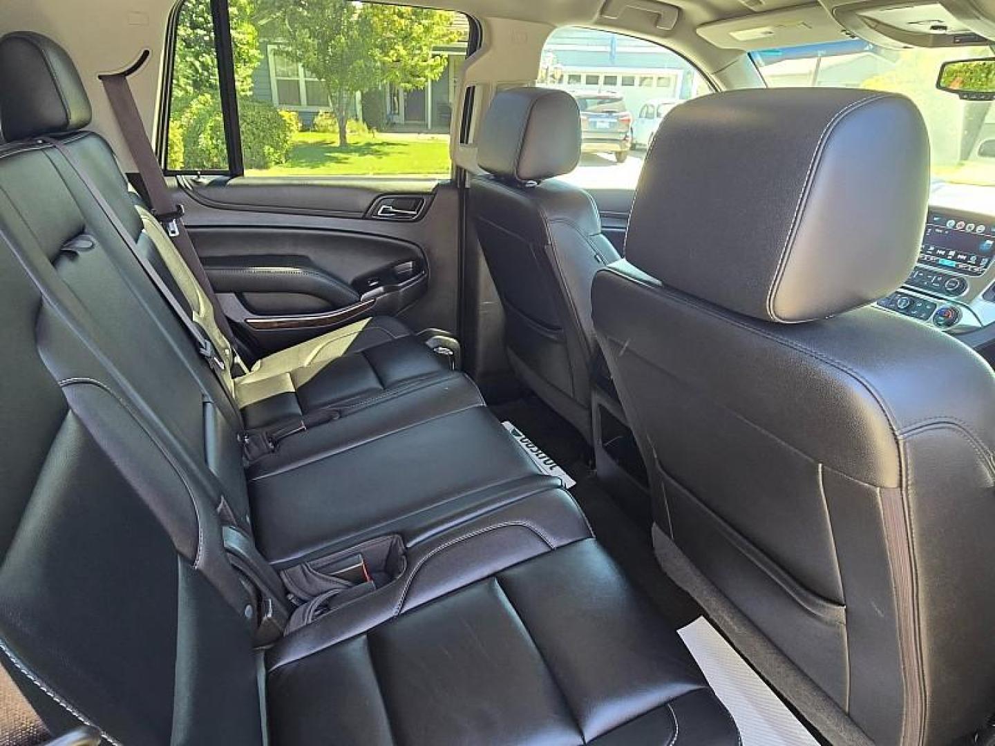 2017 SILVER Chevrolet Tahoe (1GNSKBKC0HR) with an V8 EcoTec3 5.3 Liter engine, Auto 6-Spd Overdrive transmission, located at 246 E Walker St., Orland, 95963, (530) 865-5800, 39.747589, -122.178398 - Photo#18