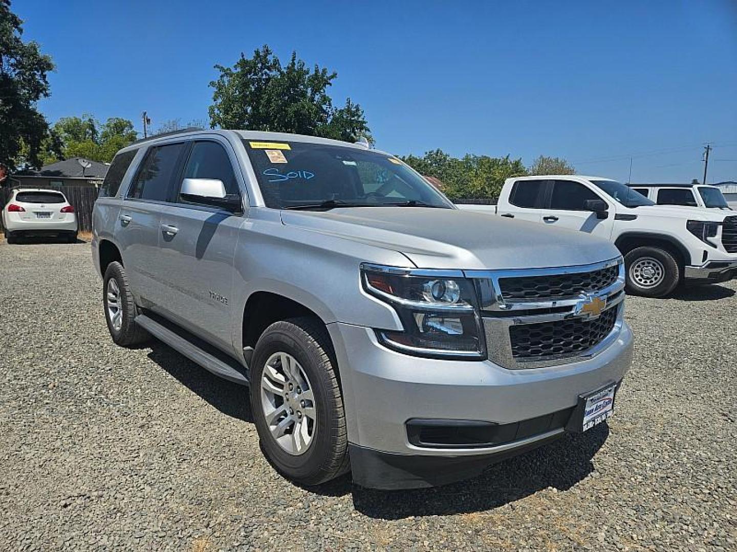 2017 SILVER Chevrolet Tahoe (1GNSKBKC0HR) with an V8 EcoTec3 5.3 Liter engine, Auto 6-Spd Overdrive transmission, located at 246 E Walker St., Orland, 95963, (530) 865-5800, 39.747589, -122.178398 - Photo#1