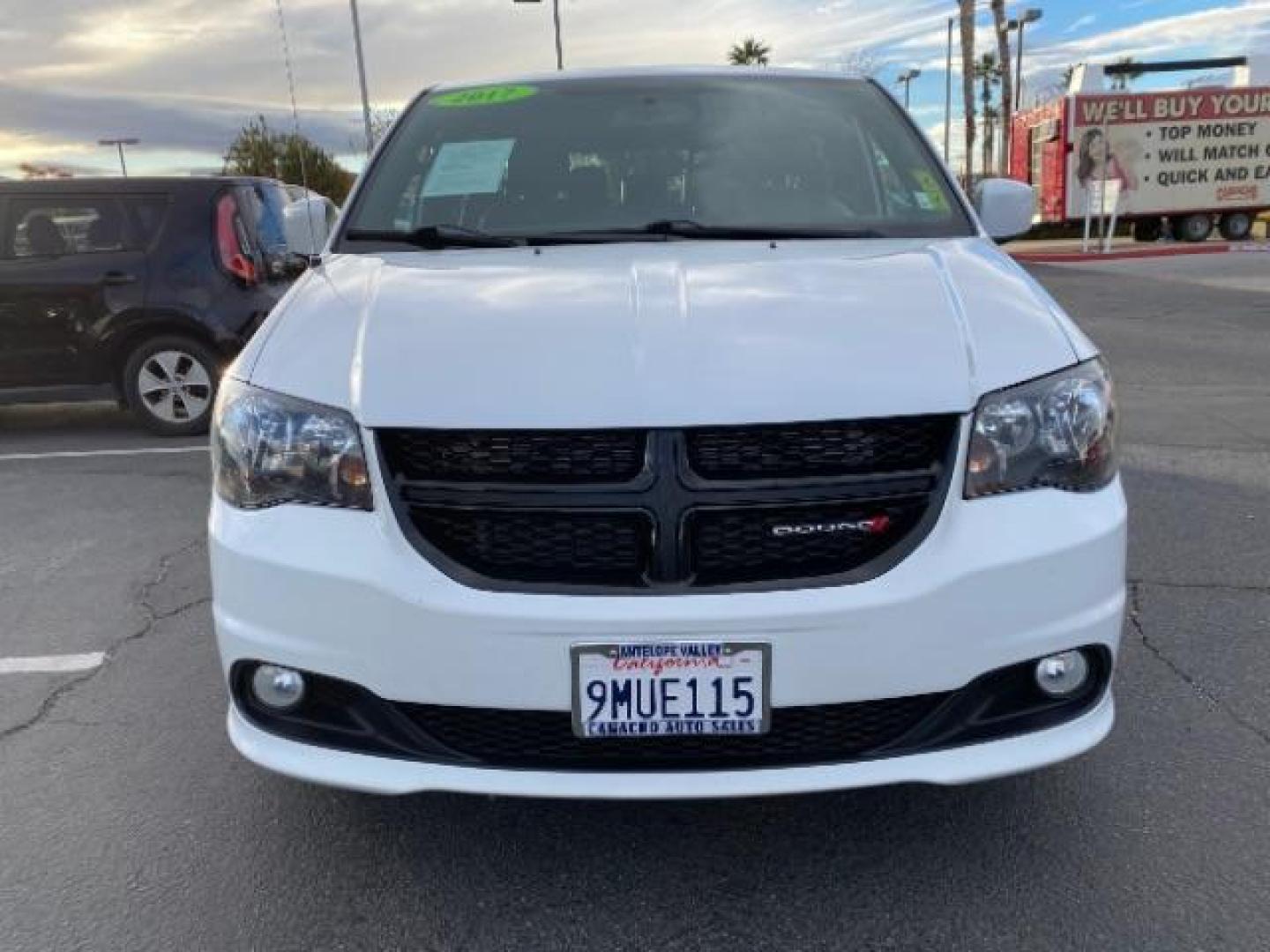 2017 WHITE Dodge Grand Caravan (2C4RDGCG5HR) with an V6 Flex Fuel 3.6 Liter engine, Automatic 6-Spd transmission, located at 412 Auto Vista Drive, Palmdale, 93551, (661) 945-0620, 34.592636, -118.136681 - Photo#3