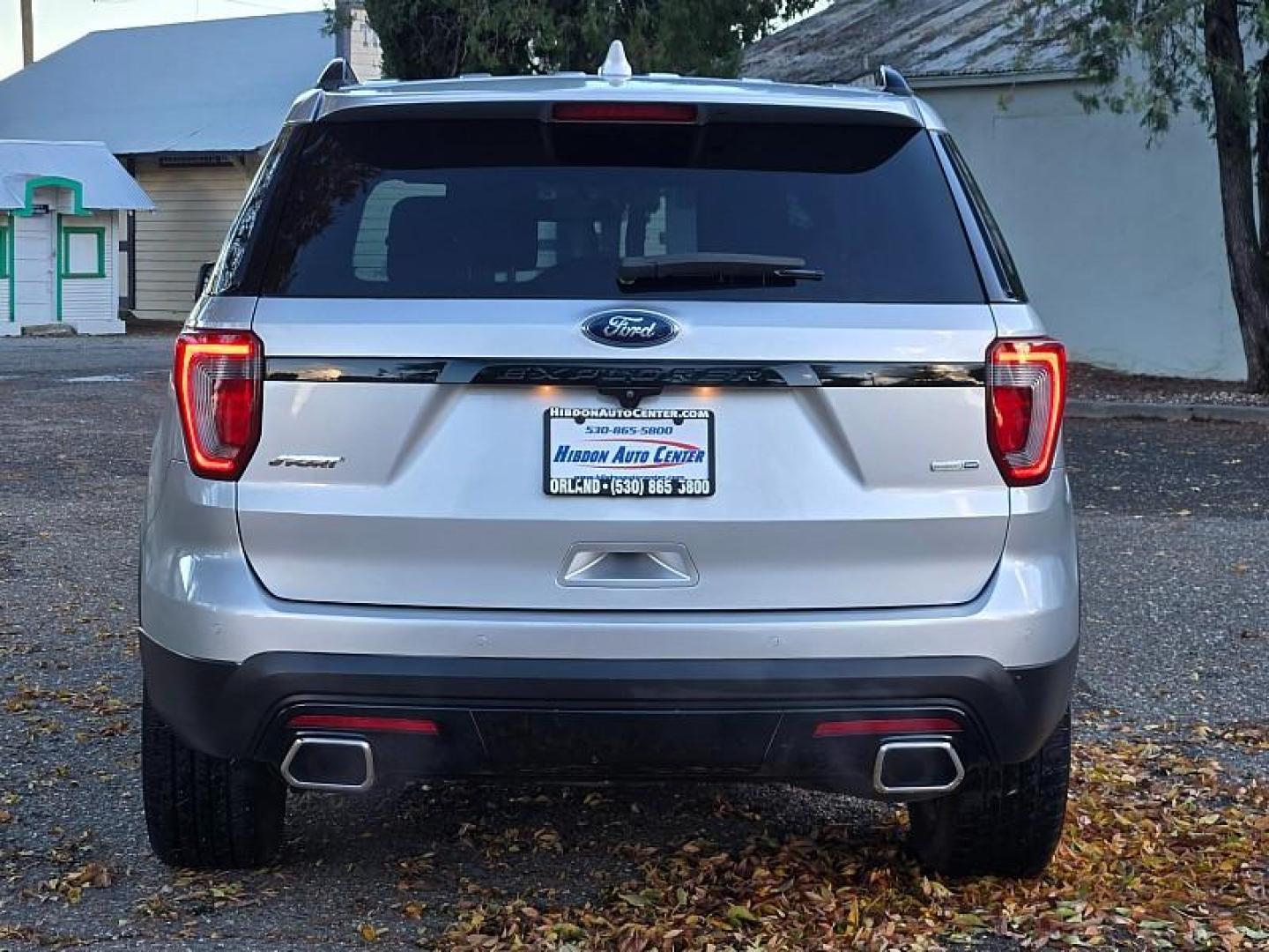 2017 SILVER Ford Explorer (1FM5K8GT2HG) with an V6 EcoBoost TT 3.5L engine, Auto 6-Spd SelectShift transmission, located at 246 E Walker St., Orland, 95963, (530) 865-5800, 39.747589, -122.178398 - Photo#5