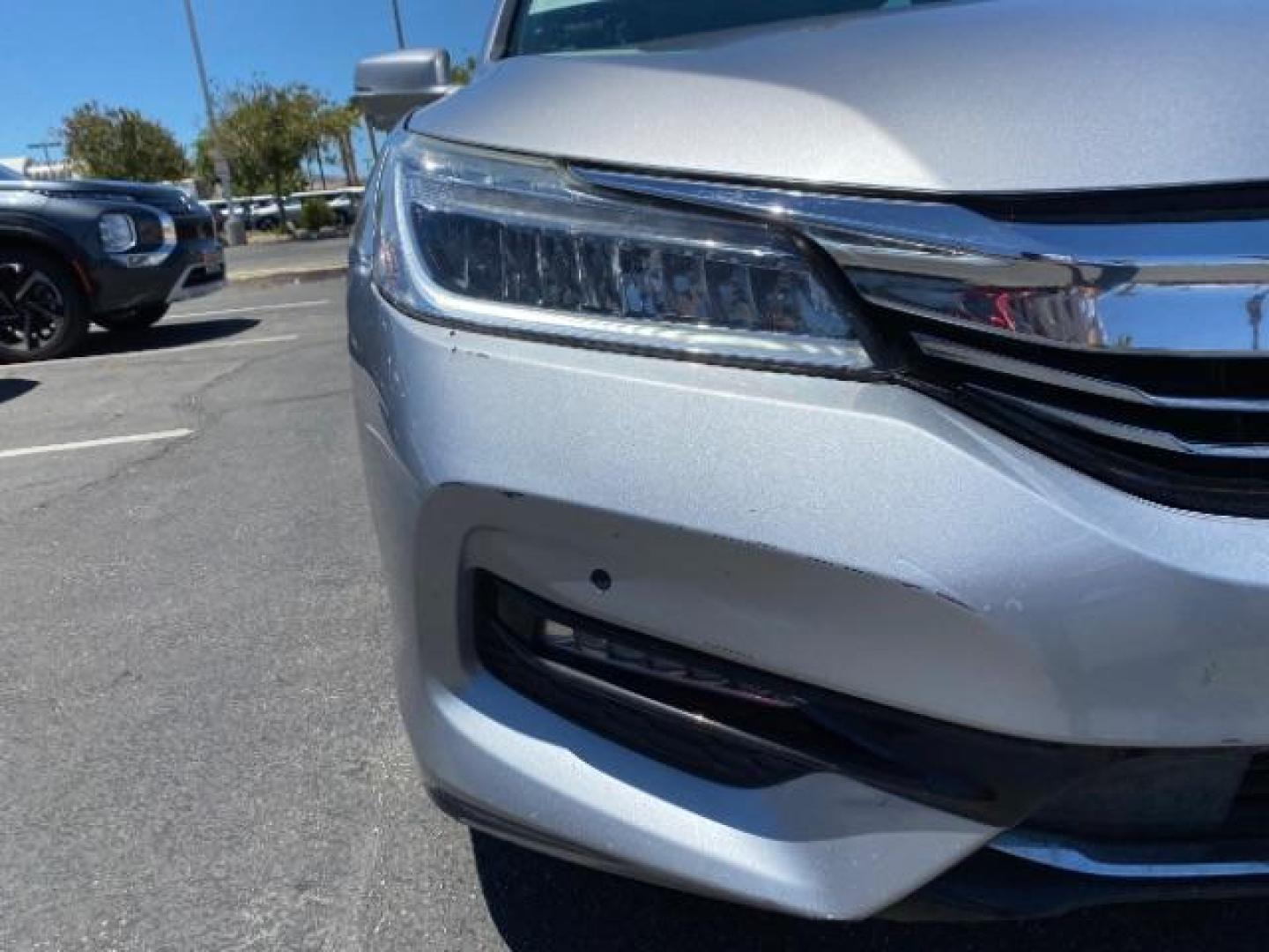 2017 SILVER Honda Accord Hybrid (JHMCR6F71HC) with an 4-Cyl Hybrid VTEC 2.0L engine, Automatic CVT transmission, located at 412 Auto Vista Drive, Palmdale, 93551, (661) 945-0620, 34.592636, -118.136681 - Photo#10