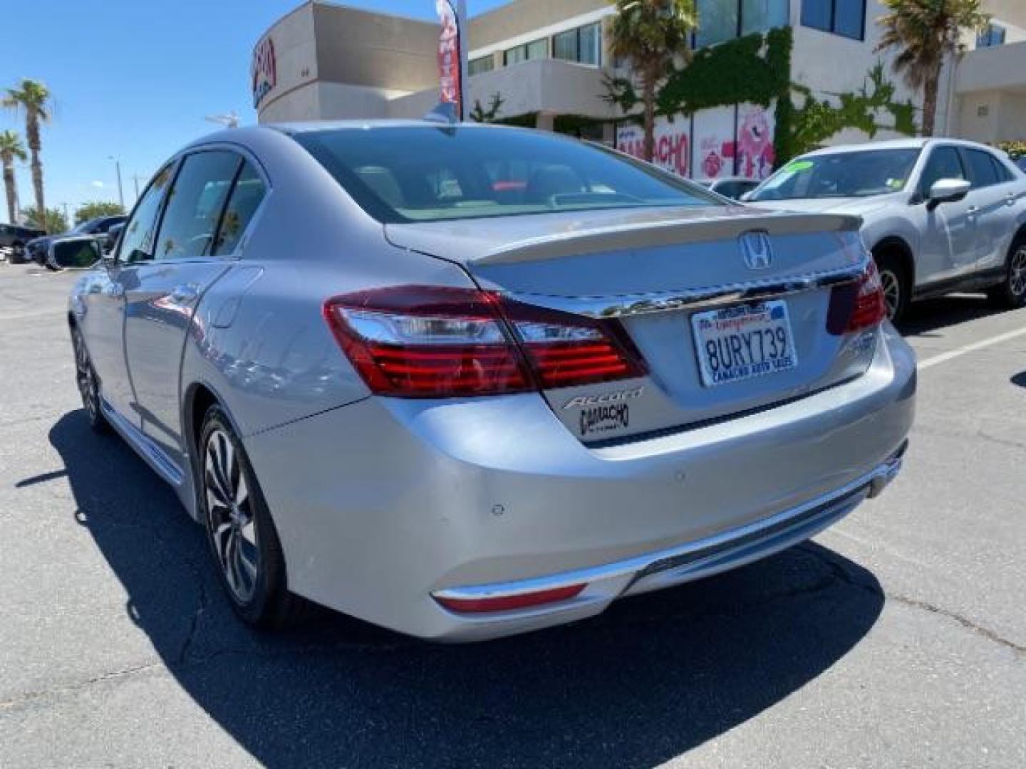 2017 SILVER Honda Accord Hybrid (JHMCR6F71HC) with an 4-Cyl Hybrid VTEC 2.0L engine, Automatic CVT transmission, located at 412 Auto Vista Drive, Palmdale, 93551, (661) 945-0620, 34.592636, -118.136681 - Photo#5