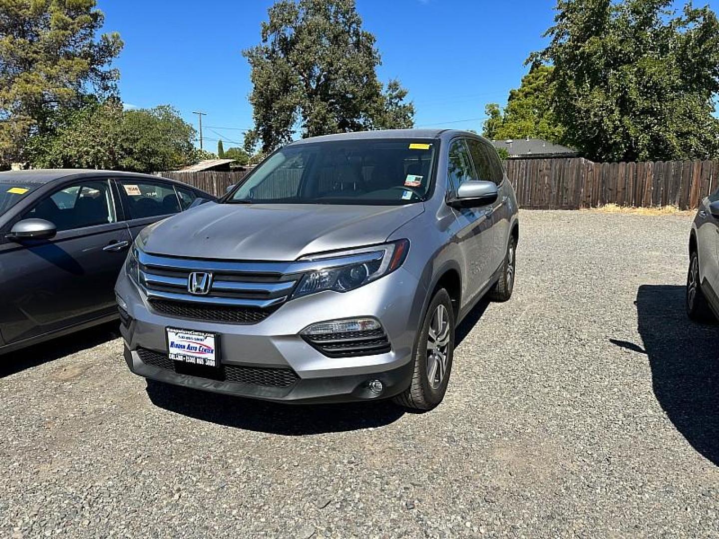 2017 SILVER Honda Pilot (5FNYF5H35HB) with an V6 i-VTEC 3.5 Liter engine, Automatic 6-Spd transmission, located at 246 E Walker St., Orland, 95963, (530) 865-5800, 39.747589, -122.178398 - Photo#0