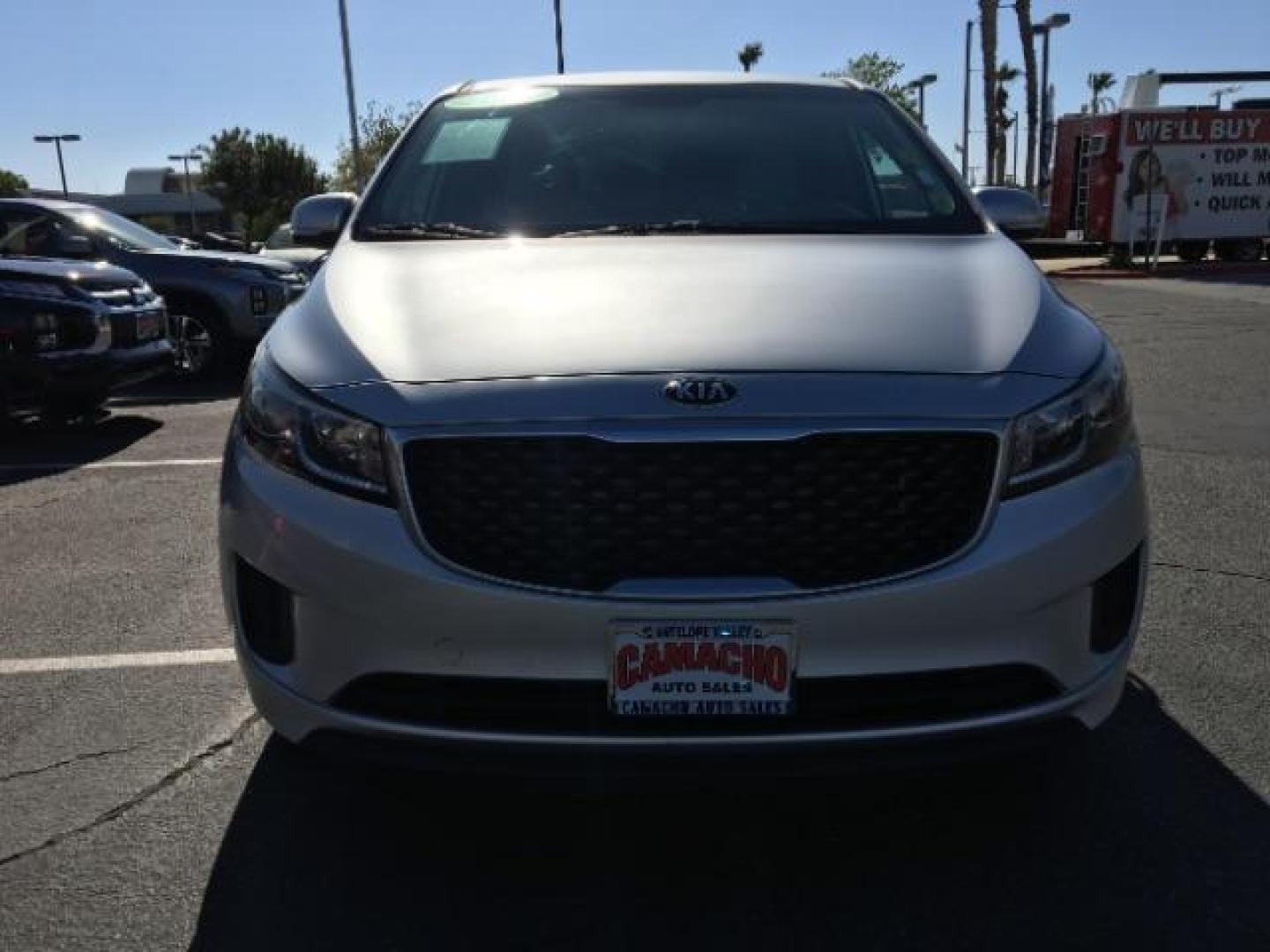 2017 SILVER Kia Sedona (KNDMB5C16H6) with an V6 3.3 Liter engine, Auto 6-Spd OD Sportmatic transmission, located at 412 Auto Vista Drive, Palmdale, 93551, (661) 945-0620, 34.592636, -118.136681 - Photo#2