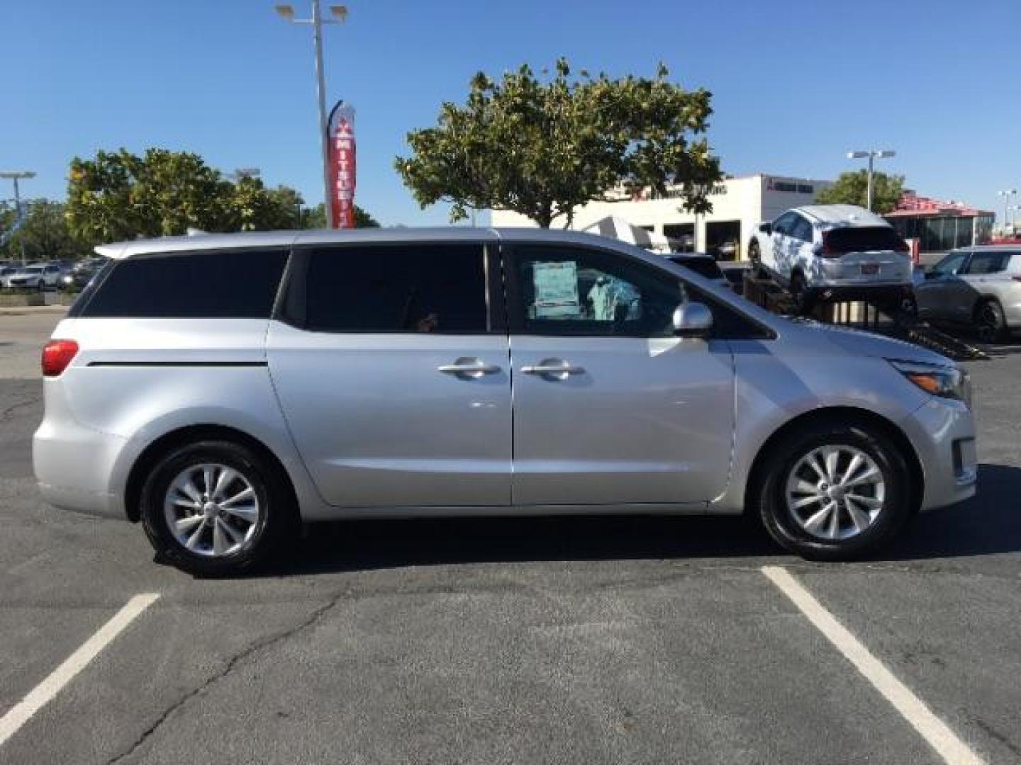 2017 SILVER Kia Sedona (KNDMB5C16H6) with an V6 3.3 Liter engine, Auto 6-Spd OD Sportmatic transmission, located at 412 Auto Vista Drive, Palmdale, 93551, (661) 945-0620, 34.592636, -118.136681 - Photo#8