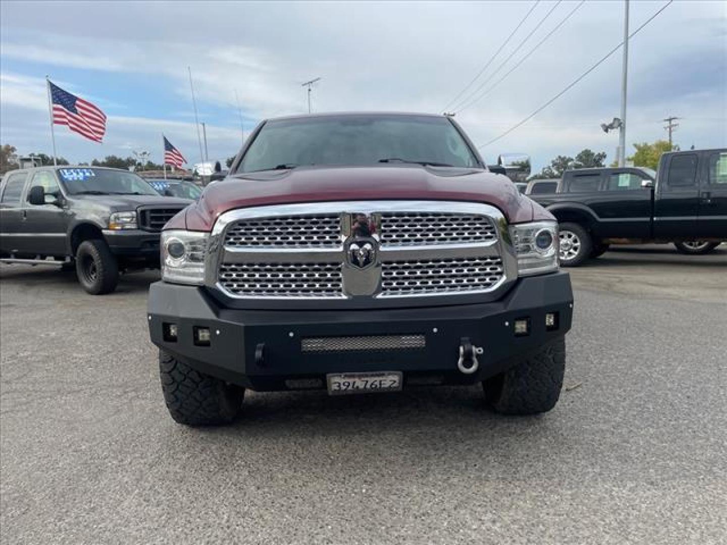 2017 Delmonico Red Pearl Coat RAM 1500 Laramie (1C6RR7NT6HS) with an 5.7L HEMI 5.7L V8 395hp 410ft. lbs. Sequential Multiport Fuel Injection engine, 8-Speed Shiftable Automatic transmission, located at 800 Riverside Ave, Roseville, CA, 95678, 916-773-4549 & Toll Free: 866-719-4393, 38.732265, -121.291039 - 4X4 CREW CAB LARAMIE 5.7 HEMI V8 CLEAN CARFAX - Photo#7