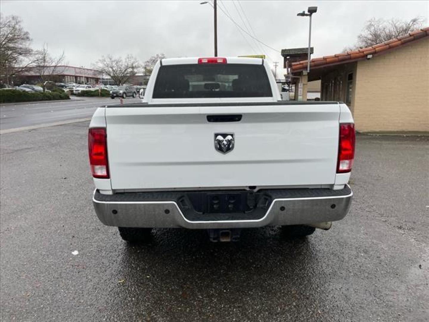 2017 Bright White Clear Coat RAM 2500 Tradesman (3C6UR4CJ9HG) with an 6.4L HEMI 6.4L V8 410hp 429ft. lbs. Sequential Multiport Fuel Injection engine, 6-Speed Shiftable Automatic transmission, located at 800 Riverside Ave, Roseville, CA, 95678, 916-773-4549 & Toll Free: 866-719-4393, 38.732265, -121.291039 - CREW CAB TRADESMAN 6.4 HEMI V8 ONE OWNER - Photo#8