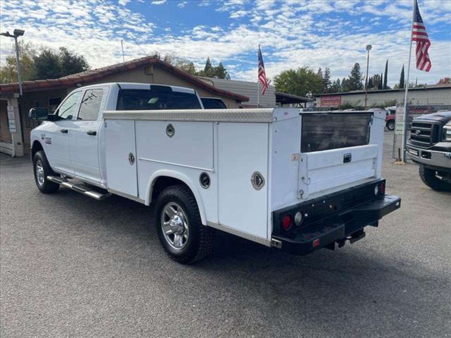 2017 Bright White Clear Coat RAM 3500 Tradesman (3C7WR8CJ1HG) with an 6.4L HEMI 6.4L V8 410hp 429ft. lbs. Sequential Multiport Fuel Injection engine, 6-Speed Shiftable Automatic transmission, located at 800 Riverside Ave, Roseville, CA, 95678, 916-773-4549 & Toll Free: 866-719-4393, 38.732265, -121.291039 - CREW CAB TRADESMAN 6.4 HEMI UTILITY BED SERVICE RECORDS ON CLEAN CARFAX - Photo#2