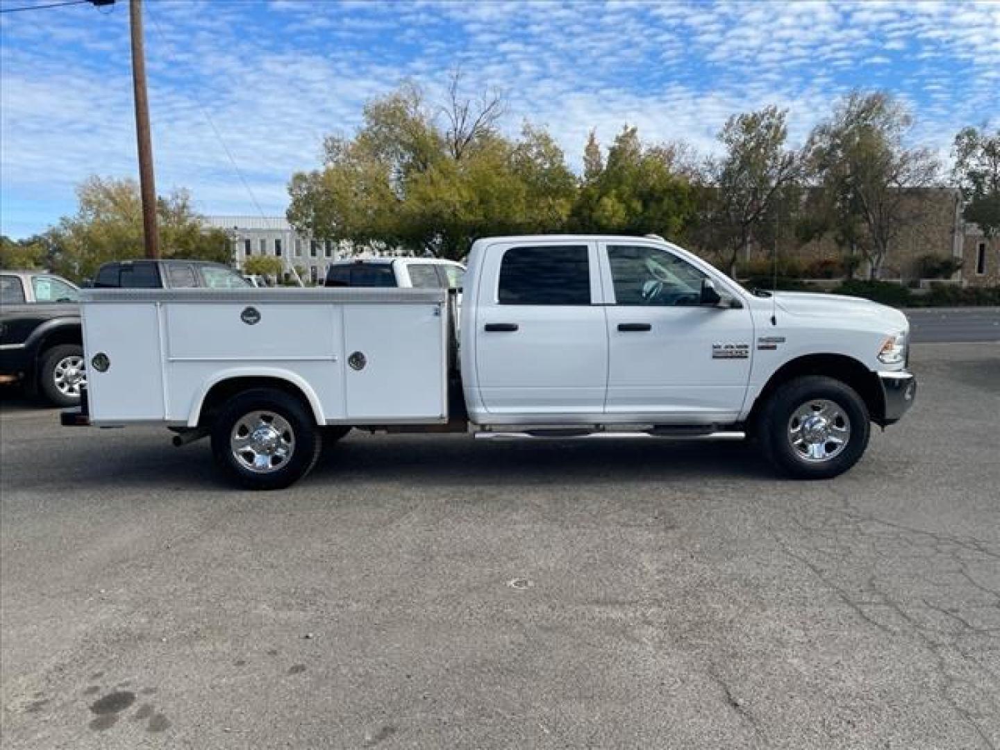 2017 Bright White Clear Coat RAM 3500 Tradesman (3C7WR8CJ1HG) with an 6.4L HEMI 6.4L V8 410hp 429ft. lbs. Sequential Multiport Fuel Injection engine, 6-Speed Shiftable Automatic transmission, located at 800 Riverside Ave, Roseville, CA, 95678, 916-773-4549 & Toll Free: 866-719-4393, 38.732265, -121.291039 - CREW CAB TRADESMAN 6.4 HEMI UTILITY BED SERVICE RECORDS ON CLEAN CARFAX - Photo#5