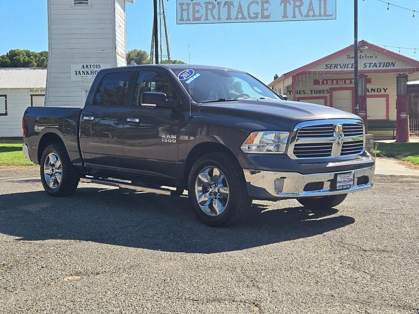 2017 GRAY Ram 1500 4WD (1C6RR7LT3HS) with an V8 HEMI 5.7 Liter engine, Automatic 8-Spd transmission, located at 246 E Walker St., Orland, 95963, (530) 865-5800, 39.747589, -122.178398 - Photo#0