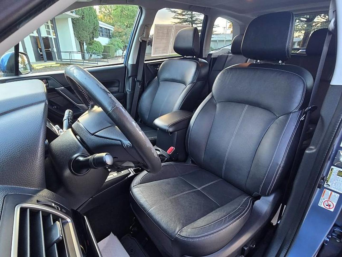 2017 BLUE Subaru Forester (JF2SJAWC2HH) with an 4-Cyl PZEV 2.5 Liter engine, Auto CVT Lineartronic transmission, located at 246 E Walker St., Orland, 95963, (530) 865-5800, 39.747589, -122.178398 - Photo#9