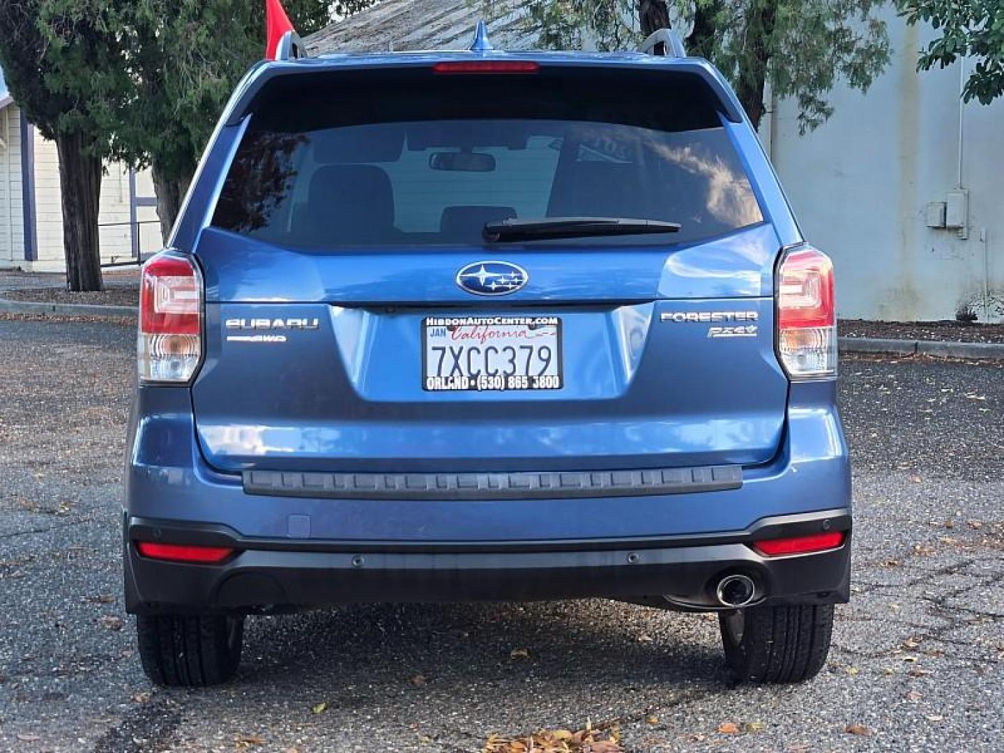 2017 BLUE Subaru Forester (JF2SJAWC2HH) with an 4-Cyl PZEV 2.5 Liter engine, Auto CVT Lineartronic transmission, located at 246 E Walker St., Orland, 95963, (530) 865-5800, 39.747589, -122.178398 - Photo#6