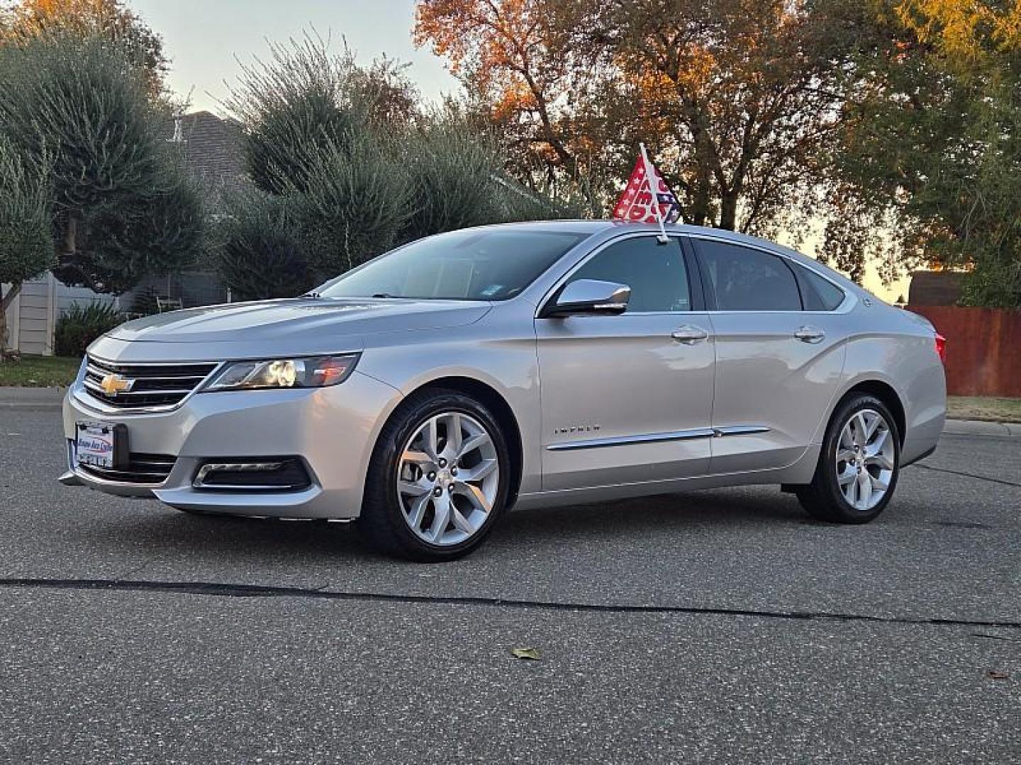 2018 SILVER Chevrolet Impala (2G1125S31J9) with an V6 Flex Fuel 3.6 Liter engine, Auto 6-Spd Overdrive transmission, located at 246 E Walker St., Orland, 95963, (530) 865-5800, 39.747589, -122.178398 - Photo#3