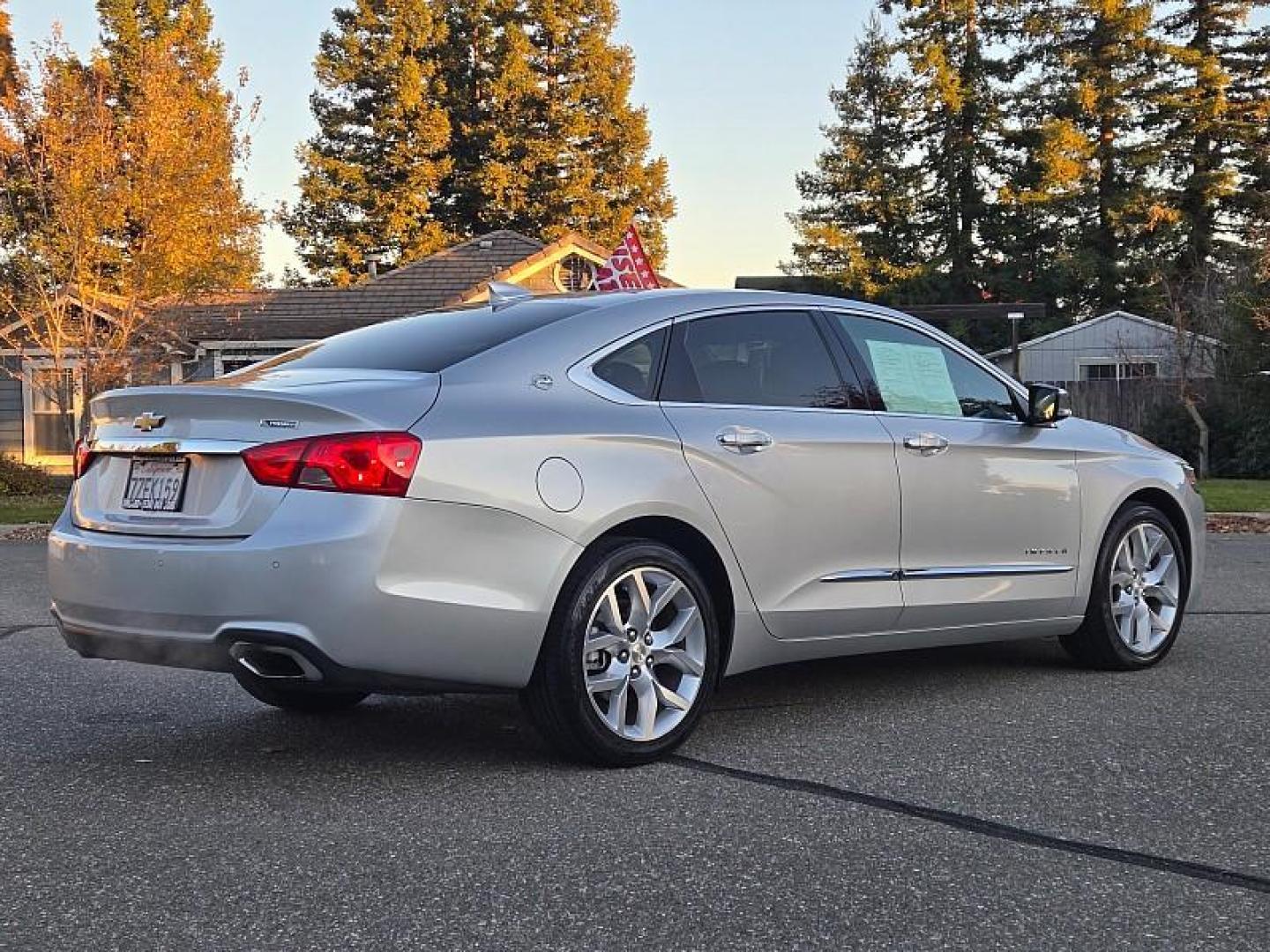 2018 SILVER Chevrolet Impala (2G1125S31J9) with an V6 Flex Fuel 3.6 Liter engine, Auto 6-Spd Overdrive transmission, located at 246 E Walker St., Orland, 95963, (530) 865-5800, 39.747589, -122.178398 - Photo#7