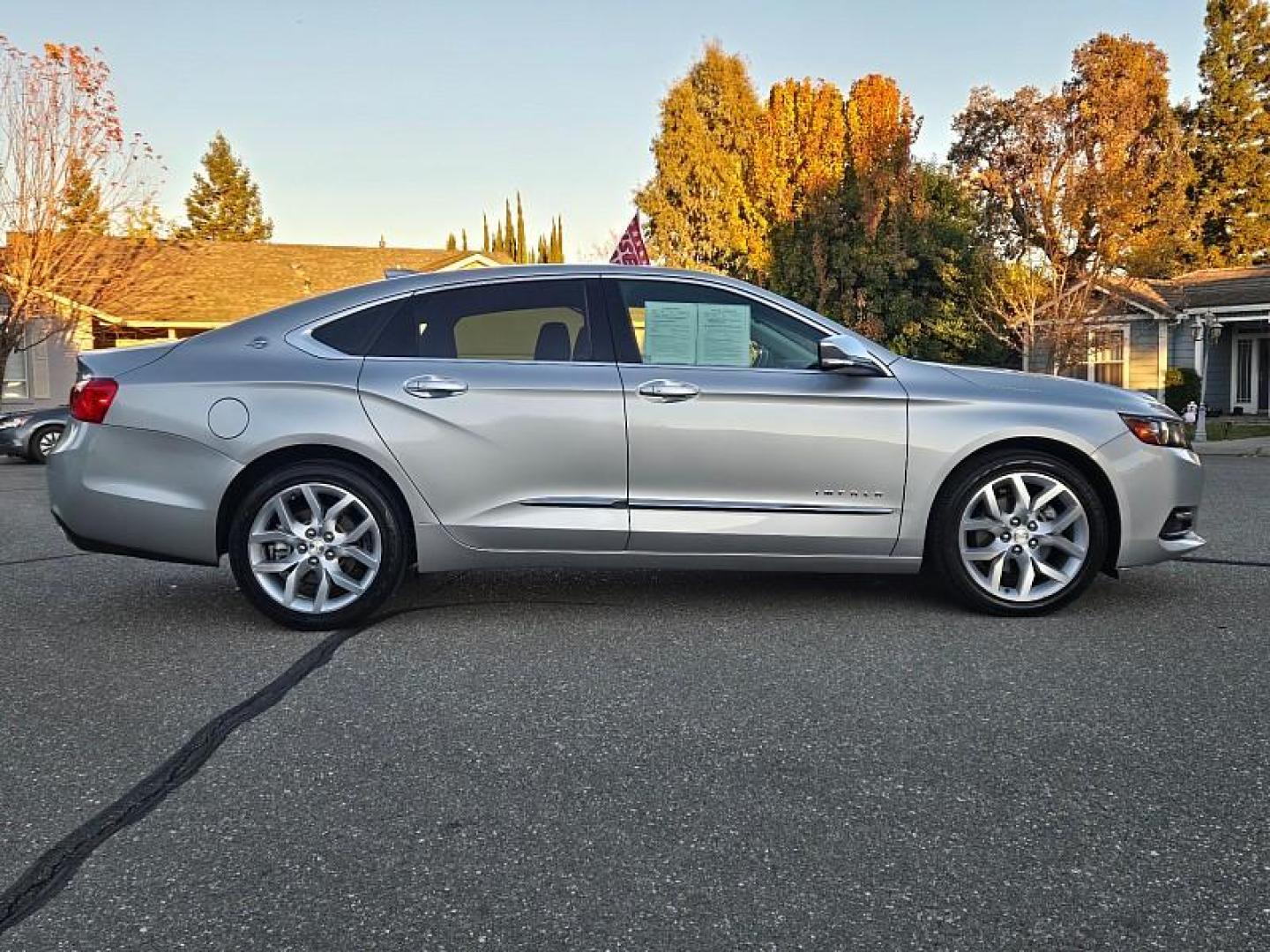 2018 SILVER Chevrolet Impala (2G1125S31J9) with an V6 Flex Fuel 3.6 Liter engine, Auto 6-Spd Overdrive transmission, located at 246 E Walker St., Orland, 95963, (530) 865-5800, 39.747589, -122.178398 - Photo#8