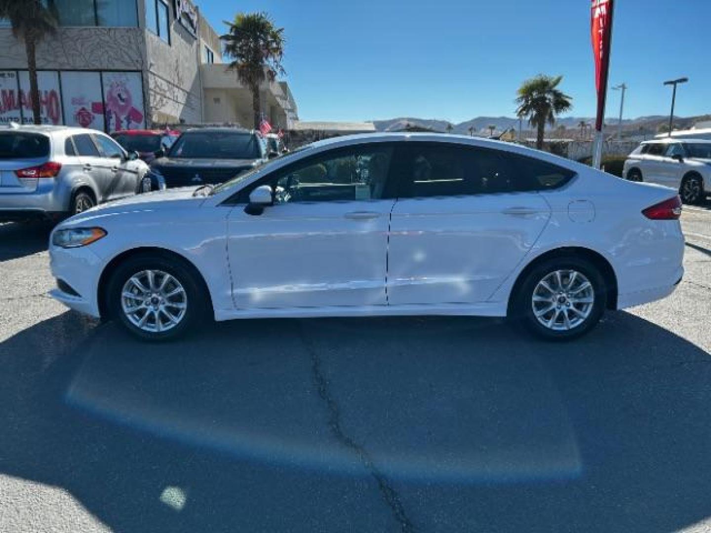 2018 WHITE Ford Fusion (3FA6P0G71JR) with an 4-Cyl 2.5 Liter engine, Automatic 6-Spd w/SelectShift transmission, located at 412 Auto Vista Drive, Palmdale, 93551, (661) 945-0620, 34.592636, -118.136681 - Photo#3