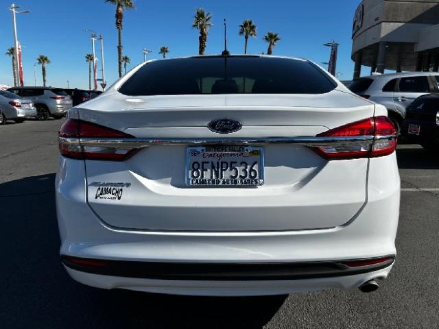 2018 WHITE Ford Fusion (3FA6P0G71JR) with an 4-Cyl 2.5 Liter engine, Automatic 6-Spd w/SelectShift transmission, located at 412 Auto Vista Drive, Palmdale, 93551, (661) 945-0620, 34.592636, -118.136681 - Photo#5