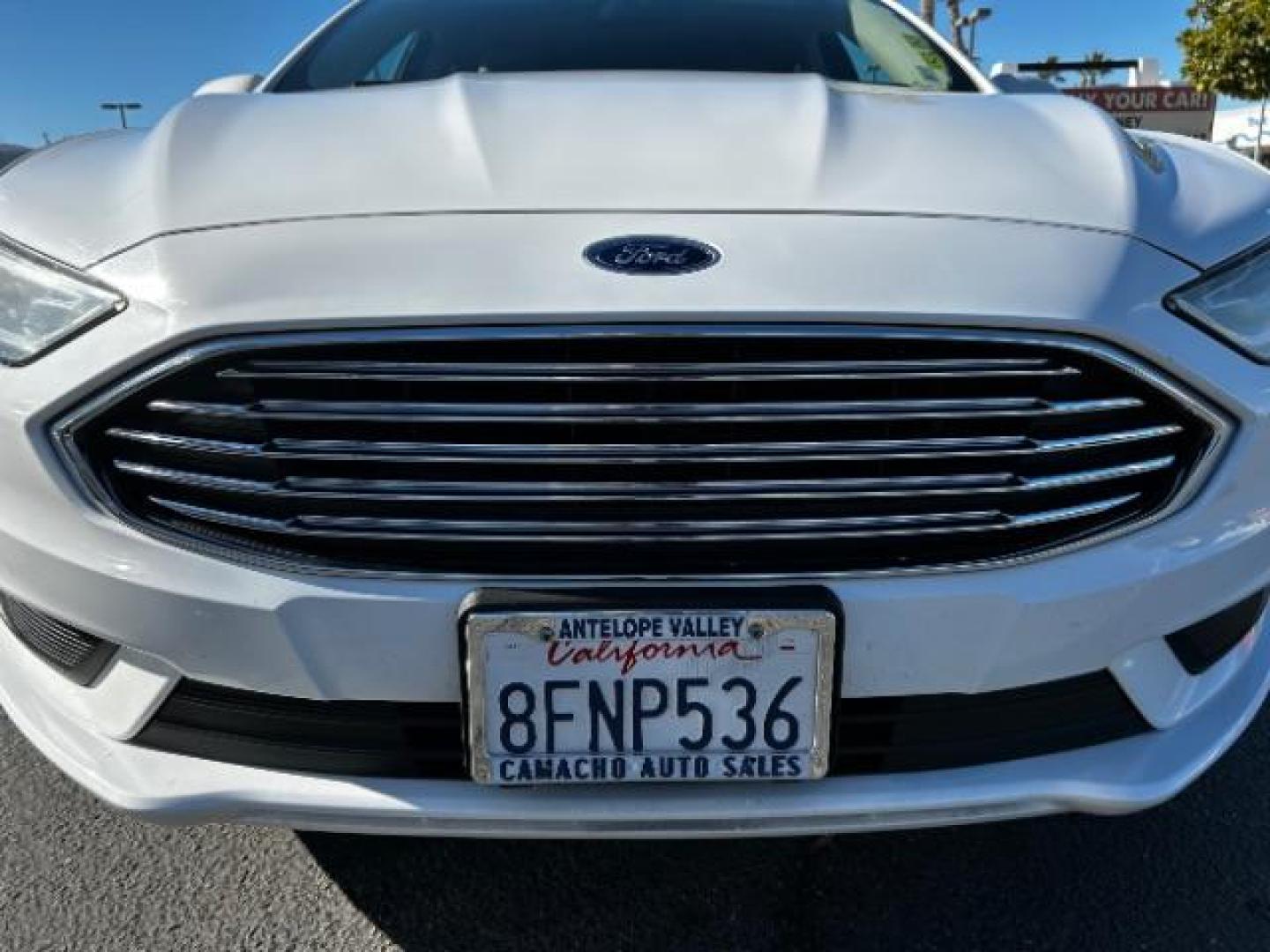 2018 WHITE Ford Fusion (3FA6P0G71JR) with an 4-Cyl 2.5 Liter engine, Automatic 6-Spd w/SelectShift transmission, located at 412 Auto Vista Drive, Palmdale, 93551, (661) 945-0620, 34.592636, -118.136681 - Photo#8