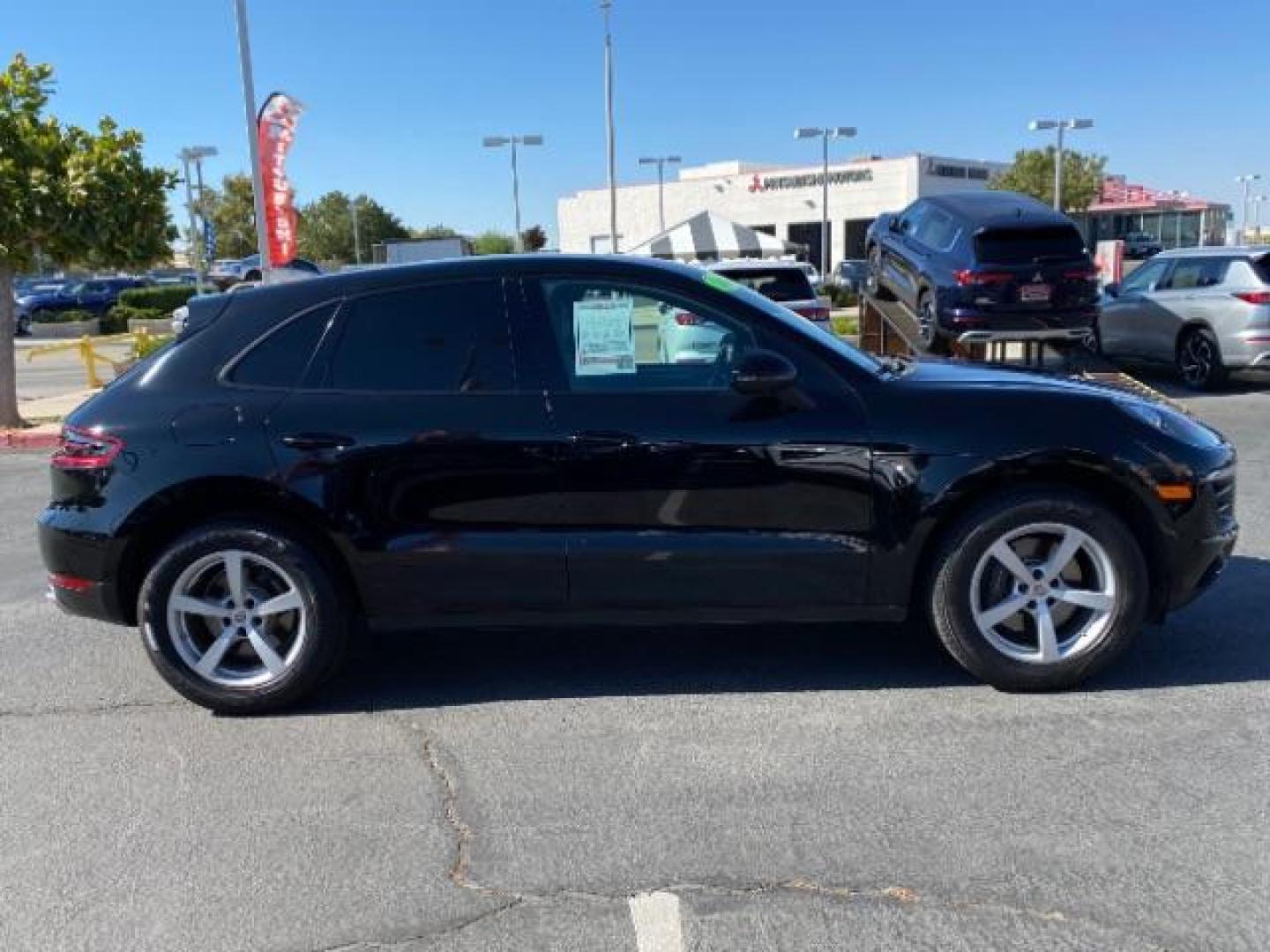 2018 BLACK Porsche Macan (WP1AA2A58JL) with an 4-Cyl Turbo 2.0 Liter engine, Auto 7-Spd PDK Dbl-Cltch transmission, located at 412 Auto Vista Drive, Palmdale, 93551, (661) 945-0620, 34.592636, -118.136681 - Photo#9