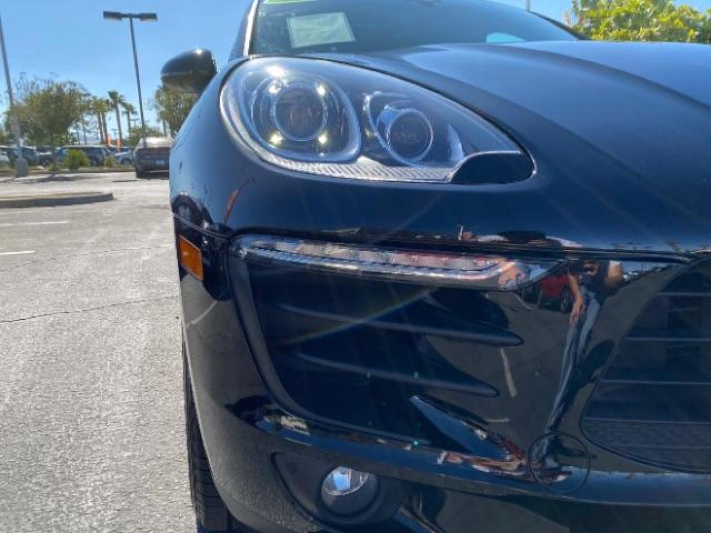 2018 BLACK Porsche Macan (WP1AA2A58JL) with an 4-Cyl Turbo 2.0 Liter engine, Auto 7-Spd PDK Dbl-Cltch transmission, located at 412 Auto Vista Drive, Palmdale, 93551, (661) 945-0620, 34.592636, -118.136681 - Photo#12