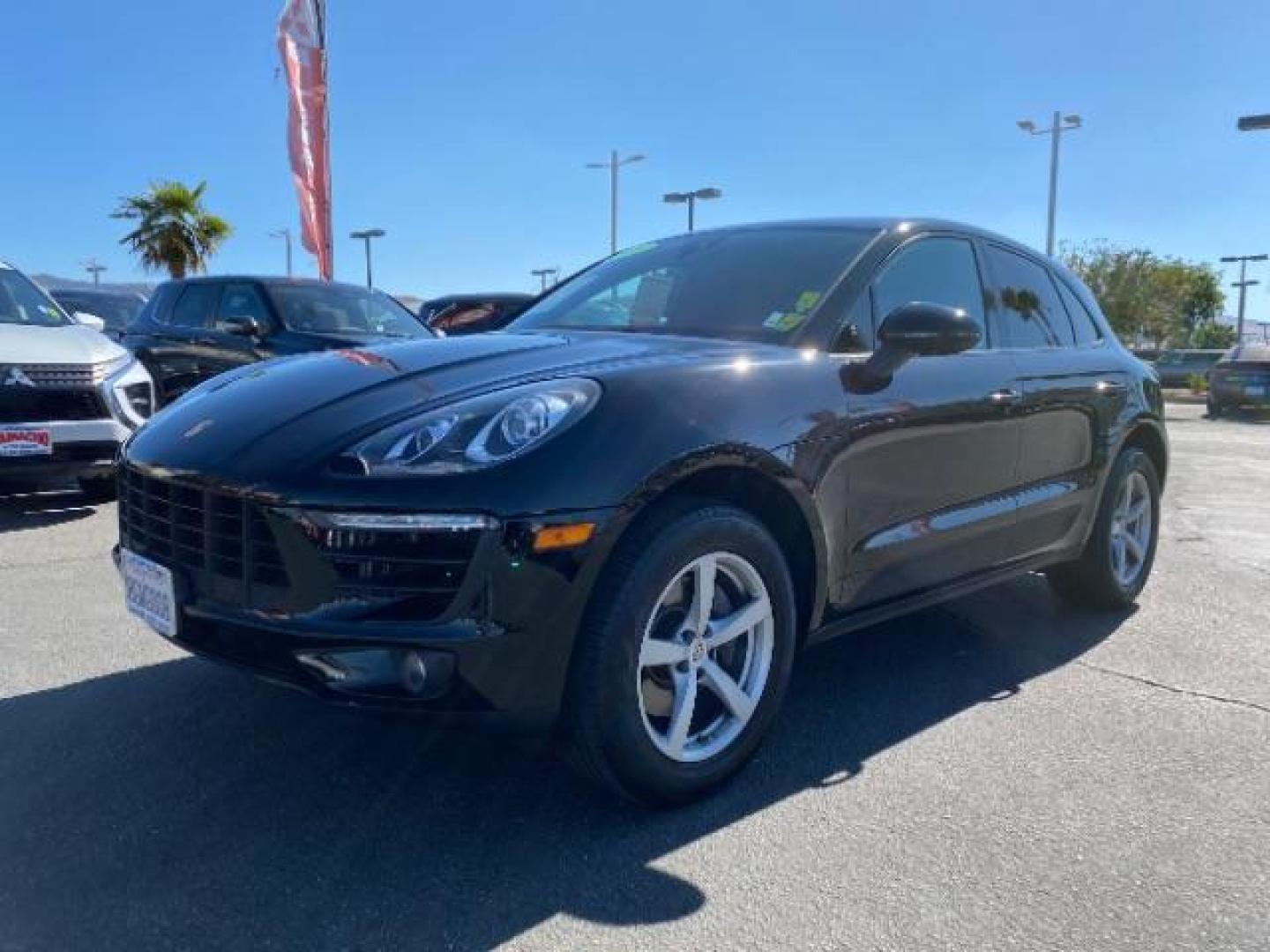 2018 BLACK Porsche Macan (WP1AA2A58JL) with an 4-Cyl Turbo 2.0 Liter engine, Auto 7-Spd PDK Dbl-Cltch transmission, located at 412 Auto Vista Drive, Palmdale, 93551, (661) 945-0620, 34.592636, -118.136681 - Photo#4