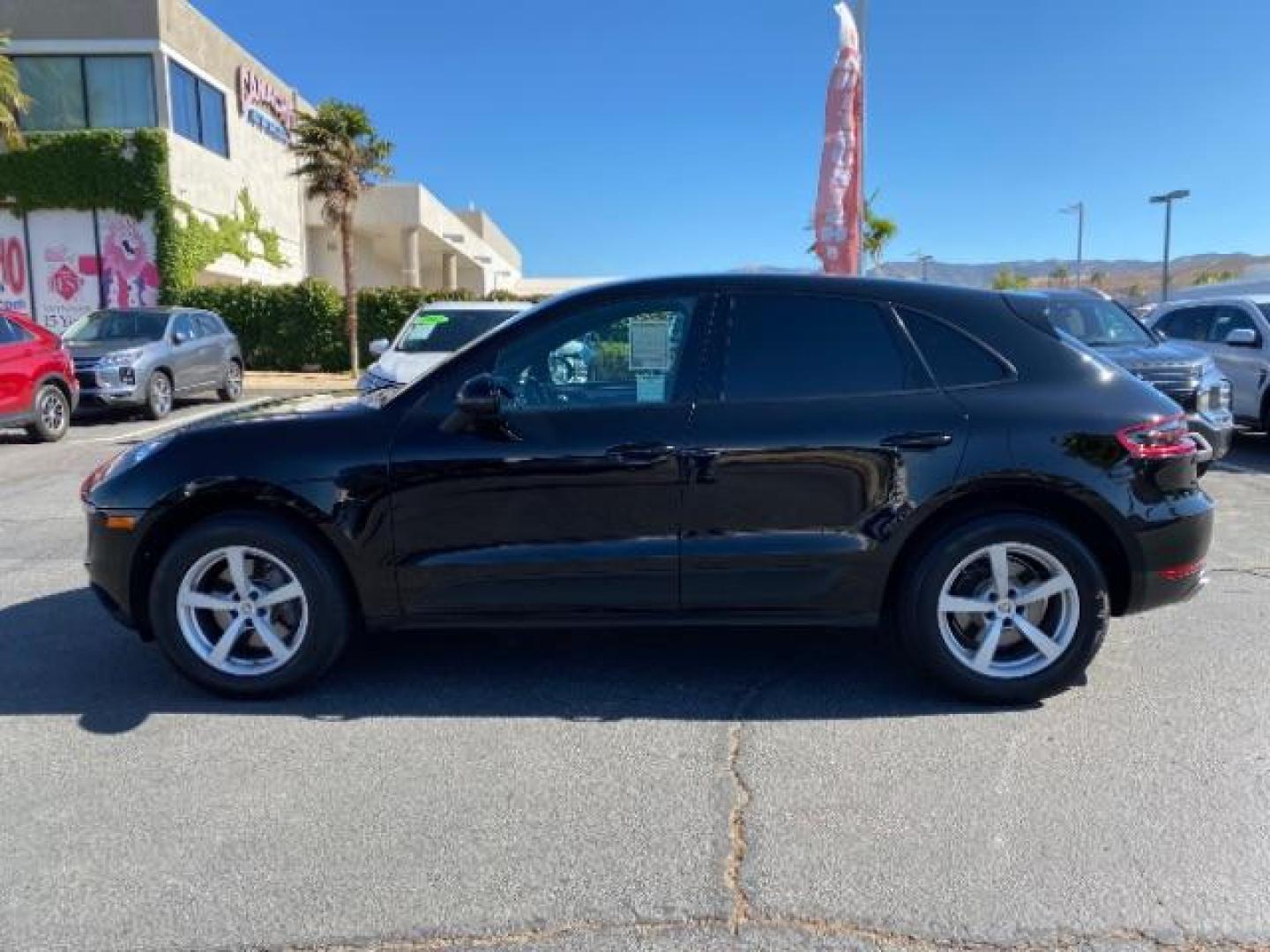 2018 BLACK Porsche Macan (WP1AA2A58JL) with an 4-Cyl Turbo 2.0 Liter engine, Auto 7-Spd PDK Dbl-Cltch transmission, located at 412 Auto Vista Drive, Palmdale, 93551, (661) 945-0620, 34.592636, -118.136681 - Photo#5