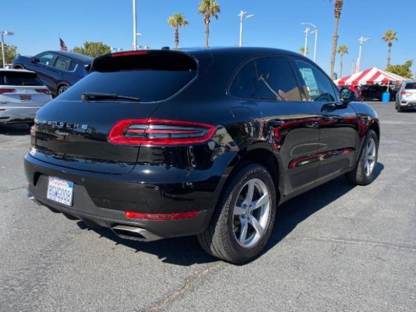 2018 BLACK Porsche Macan (WP1AA2A58JL) with an 4-Cyl Turbo 2.0 Liter engine, Auto 7-Spd PDK Dbl-Cltch transmission, located at 412 Auto Vista Drive, Palmdale, 93551, (661) 945-0620, 34.592636, -118.136681 - Photo#8