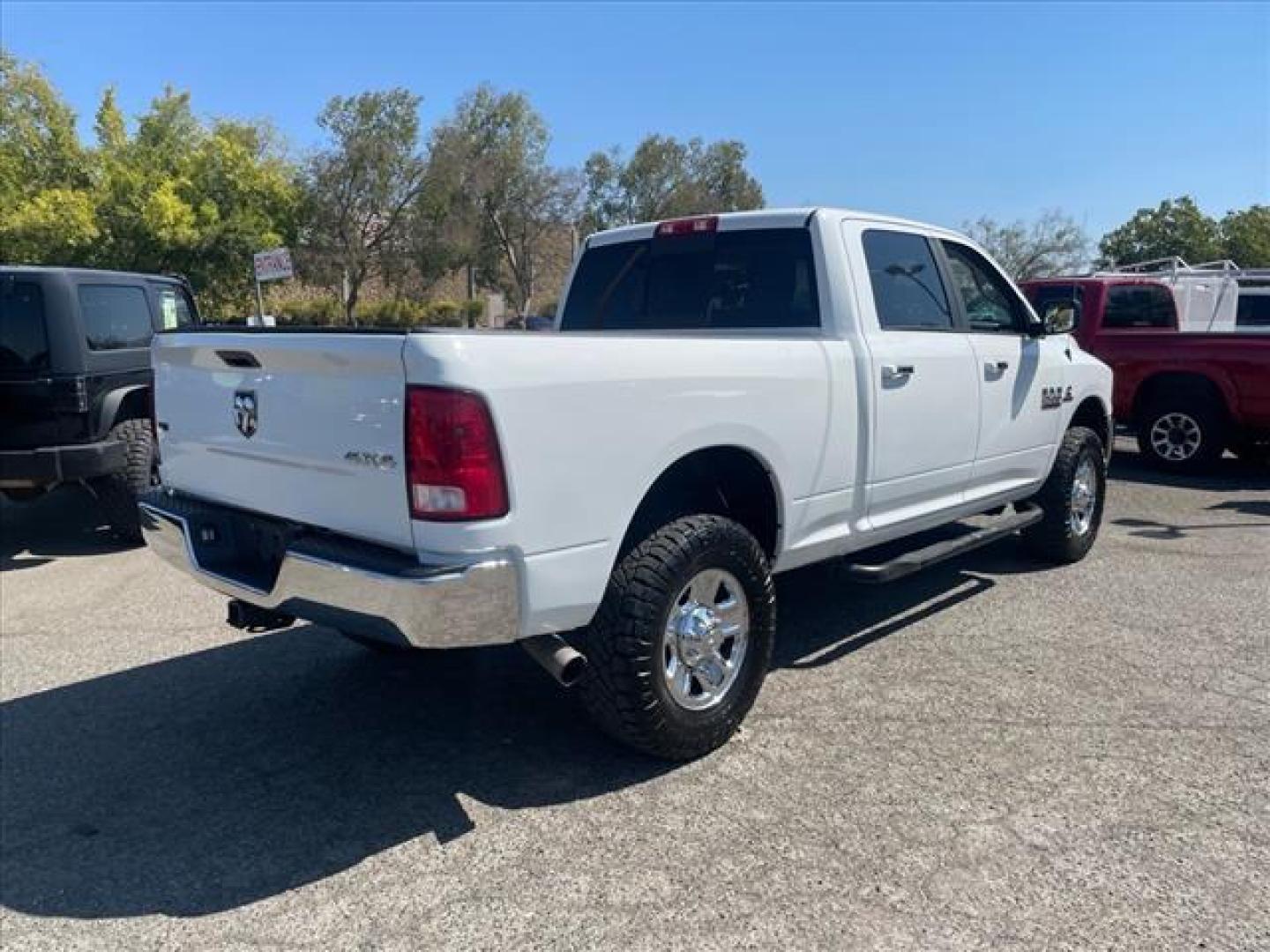 2018 Bright White Clear Coat RAM 2500 SLT (3C6UR5DL8JG) with an 6.7L Cummins 6.7L Diesel Turbo I6 350hp 660ft. lbs. Common Rail Direct Injection engine, Automatic transmission, located at 800 Riverside Ave, Roseville, CA, 95678, 916-773-4549 & Toll Free: 866-719-4393, 38.732265, -121.291039 - CUMMINS DIESEL CREW CAB 4X4 SLT GOOSE NECK CLEAN CARFAX - Photo#4