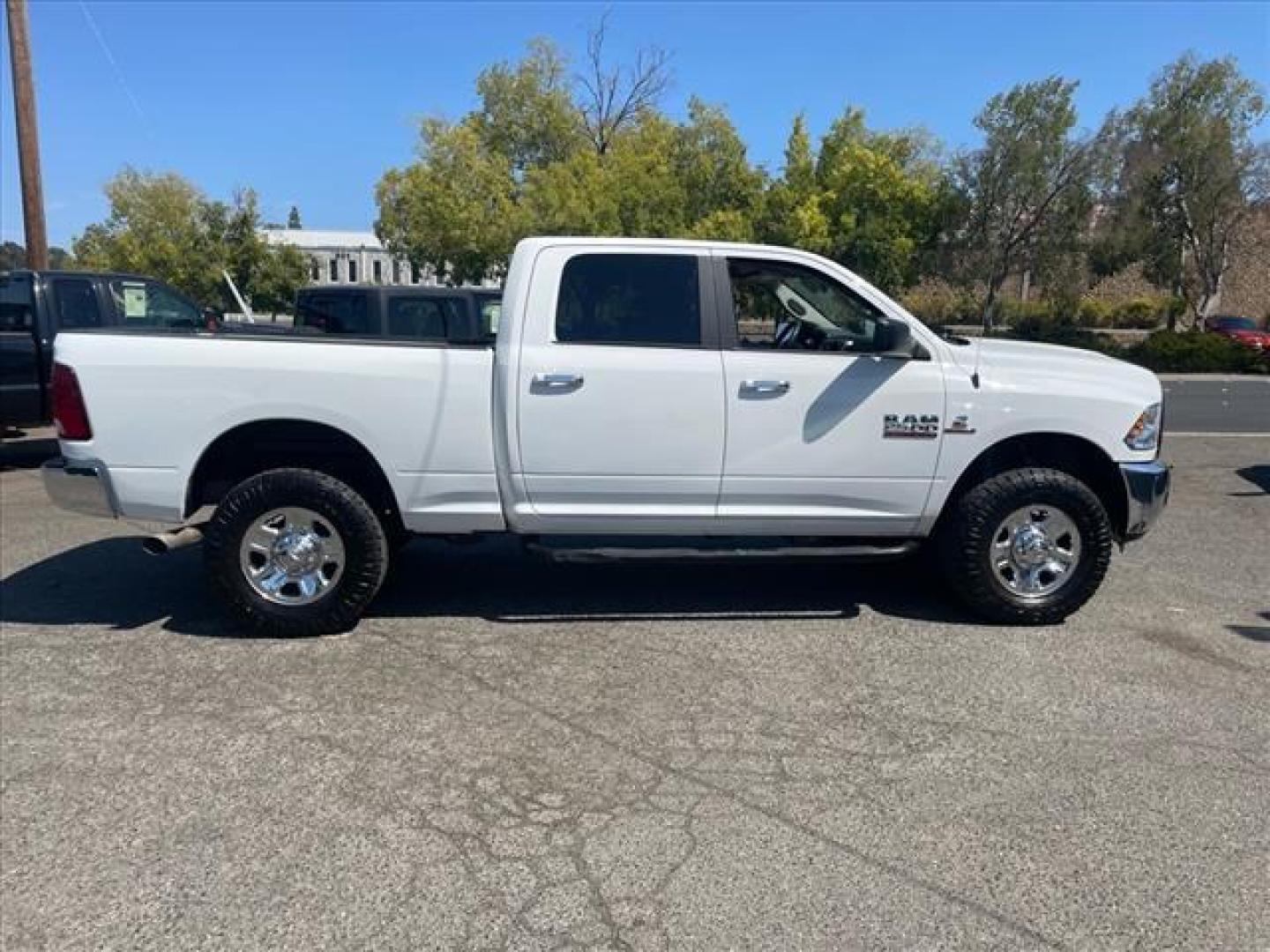 2018 Bright White Clear Coat RAM 2500 SLT (3C6UR5DL8JG) with an 6.7L Cummins 6.7L Diesel Turbo I6 350hp 660ft. lbs. Common Rail Direct Injection engine, Automatic transmission, located at 800 Riverside Ave, Roseville, CA, 95678, 916-773-4549 & Toll Free: 866-719-4393, 38.732265, -121.291039 - CUMMINS DIESEL CREW CAB 4X4 SLT GOOSE NECK CLEAN CARFAX - Photo#5