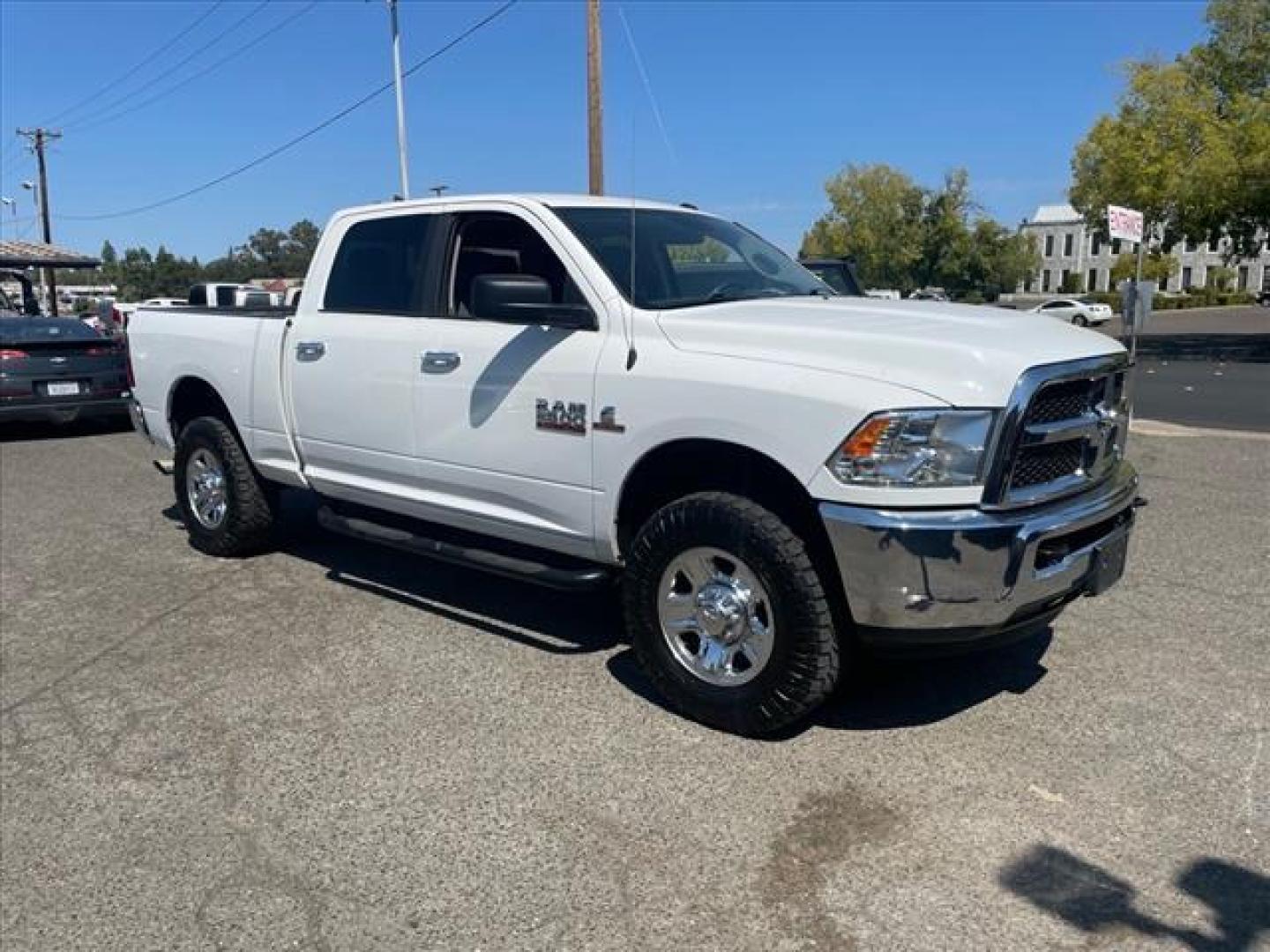 2018 Bright White Clear Coat RAM 2500 SLT (3C6UR5DL8JG) with an 6.7L Cummins 6.7L Diesel Turbo I6 350hp 660ft. lbs. Common Rail Direct Injection engine, Automatic transmission, located at 800 Riverside Ave, Roseville, CA, 95678, 916-773-4549 & Toll Free: 866-719-4393, 38.732265, -121.291039 - CUMMINS DIESEL CREW CAB 4X4 SLT GOOSE NECK CLEAN CARFAX - Photo#6