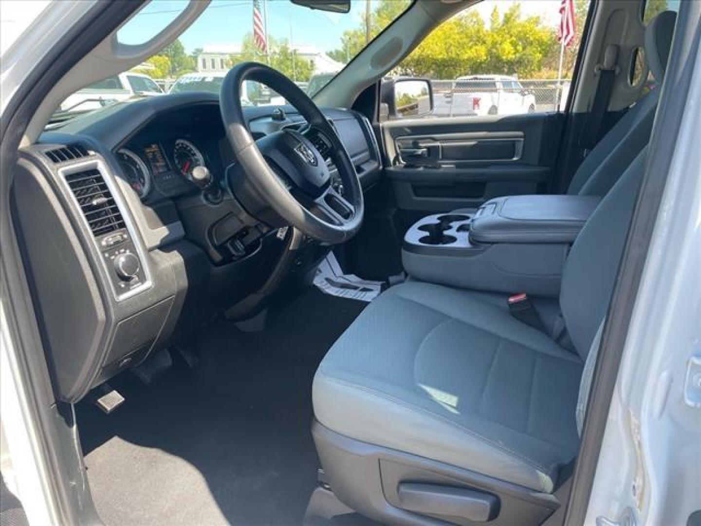 2018 Bright White Clear Coat RAM 2500 SLT (3C6UR5DL8JG) with an 6.7L Cummins 6.7L Diesel Turbo I6 350hp 660ft. lbs. Common Rail Direct Injection engine, Automatic transmission, located at 800 Riverside Ave, Roseville, CA, 95678, 916-773-4549 & Toll Free: 866-719-4393, 38.732265, -121.291039 - CUMMINS DIESEL CREW CAB 4X4 SLT GOOSE NECK CLEAN CARFAX - Photo#8