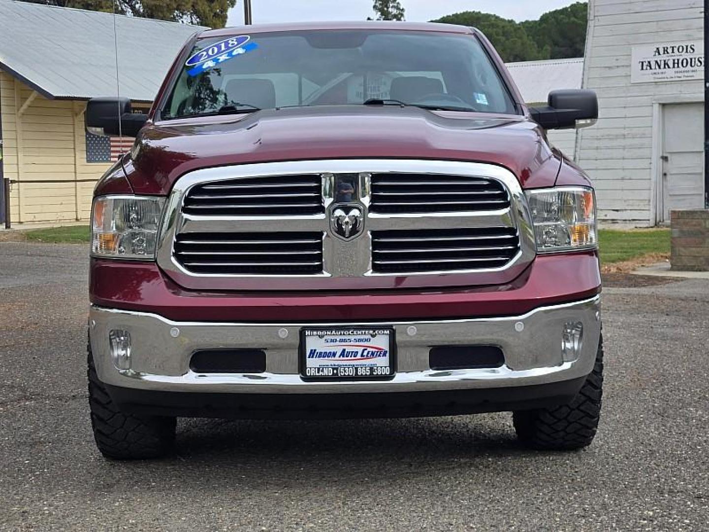 2018 RED Ram 1500 4WD (1C6RR7LT5JS) with an V8 HEMI 5.7 Liter engine, Automatic 8-Spd transmission, located at 246 E Walker St., Orland, 95963, (530) 865-5800, 39.747589, -122.178398 - Photo#2