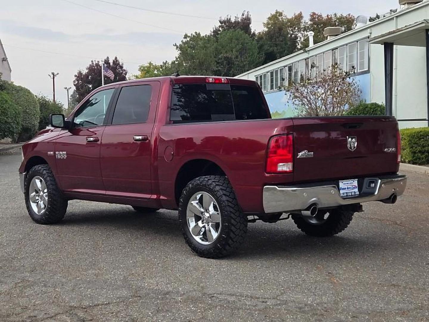 2018 RED Ram 1500 4WD (1C6RR7LT5JS) with an V8 HEMI 5.7 Liter engine, Automatic 8-Spd transmission, located at 246 E Walker St., Orland, 95963, (530) 865-5800, 39.747589, -122.178398 - Photo#5