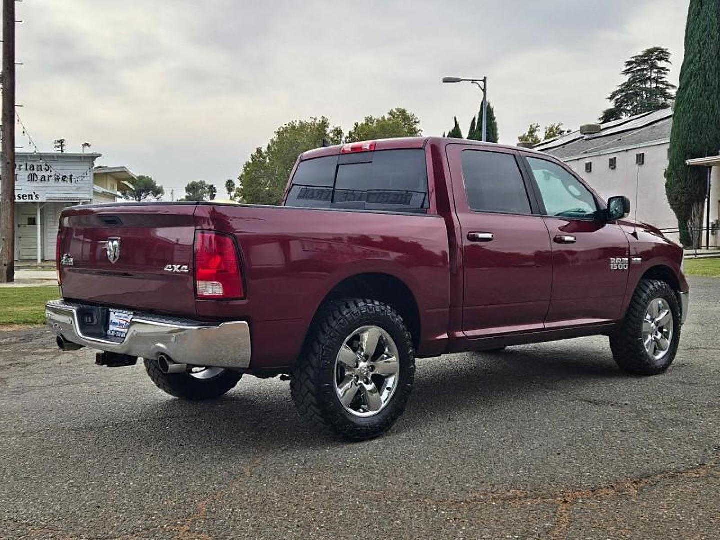 2018 RED Ram 1500 4WD (1C6RR7LT5JS) with an V8 HEMI 5.7 Liter engine, Automatic 8-Spd transmission, located at 246 E Walker St., Orland, 95963, (530) 865-5800, 39.747589, -122.178398 - Photo#8