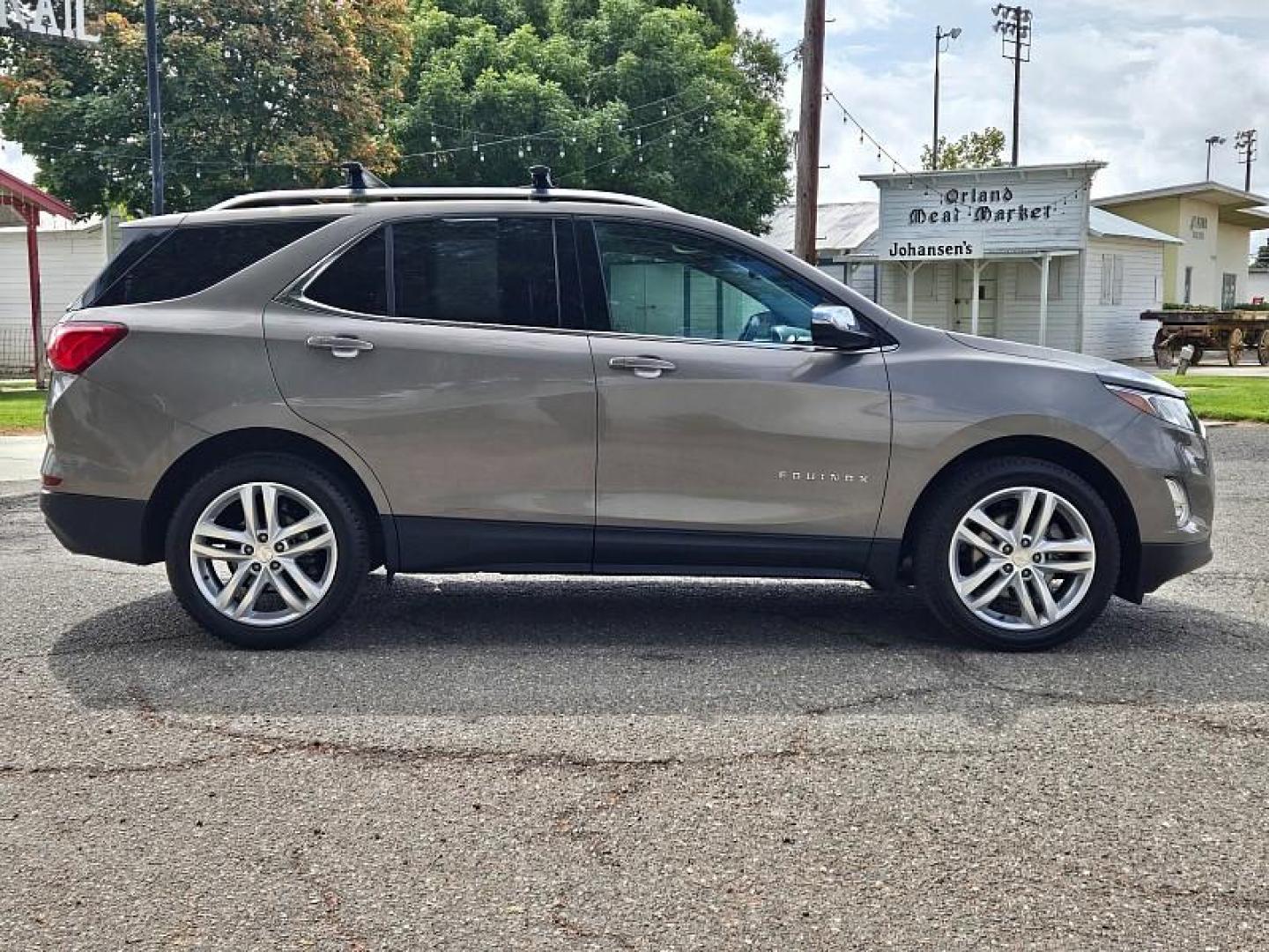 2019 GRAY Chevrolet Equinox (3GNAXYEX7KS) with an 4-Cyl Turbo 2.0 Liter engine, Automatic 9-Spd w/Overdrive transmission, located at 246 E Walker St., Orland, 95963, (530) 865-5800, 39.747589, -122.178398 - Photo#9