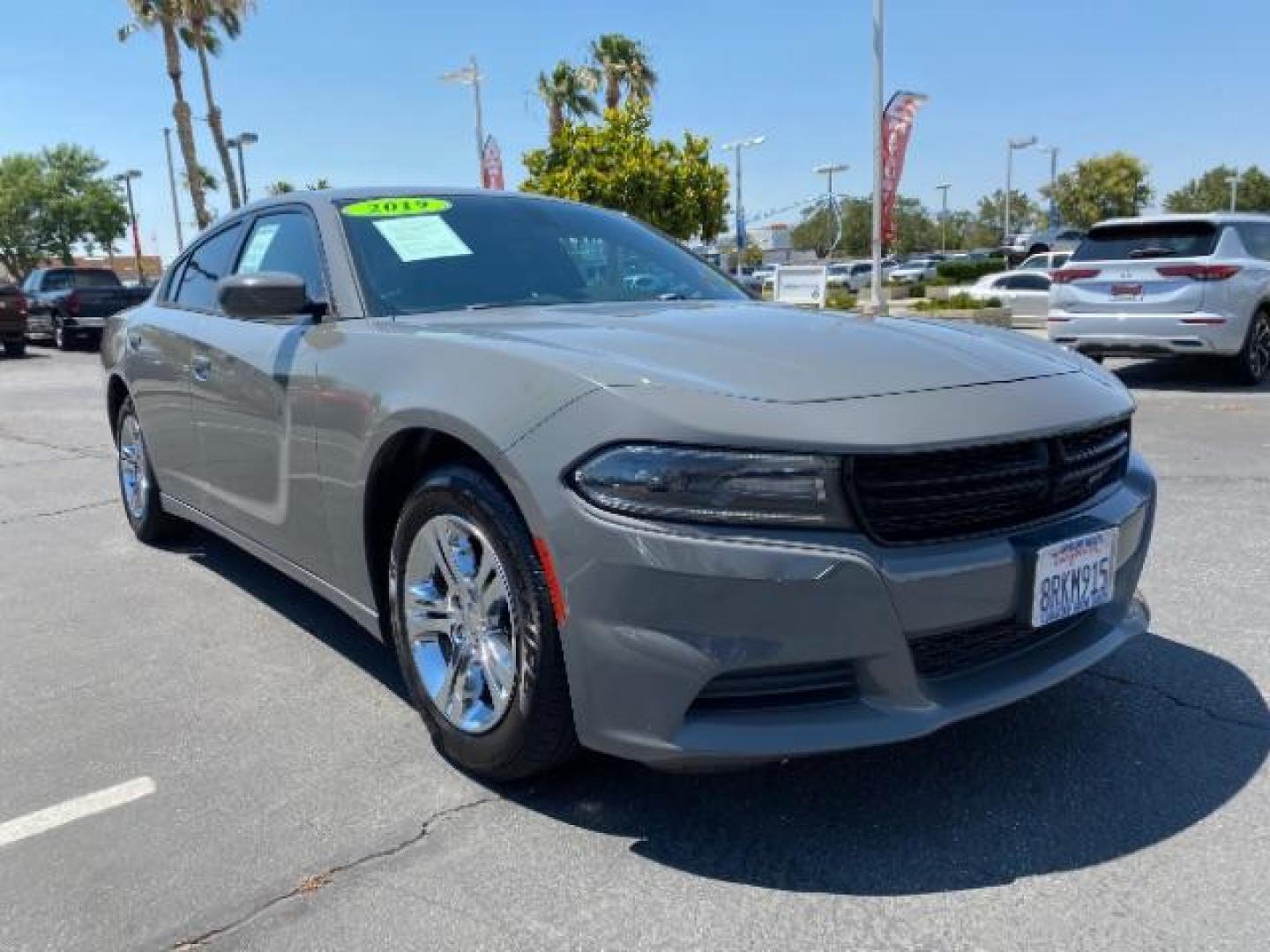 2019 GRAY Dodge Charger (2C3CDXBGXKH) with an V6 3.6 Liter engine, Automatic 8-Spd w/AutoStick transmission, located at 412 Auto Vista Drive, Palmdale, 93551, (661) 945-0620, 34.592636, -118.136681 - Photo#1