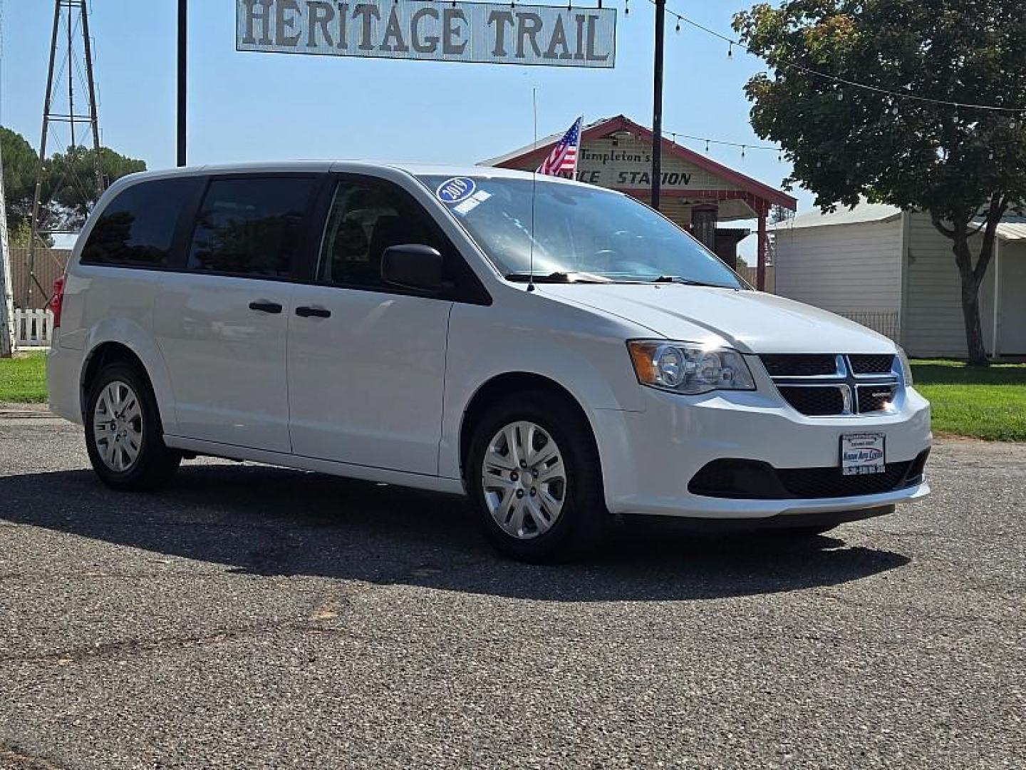 2019 WHITE Dodge Grand Caravan (2C4RDGBG5KR) with an V6 Flex Fuel 3.6 Liter engine, Automatic 6-Spd transmission, located at 246 E Walker St., Orland, 95963, (530) 865-5800, 39.747589, -122.178398 - Photo#0