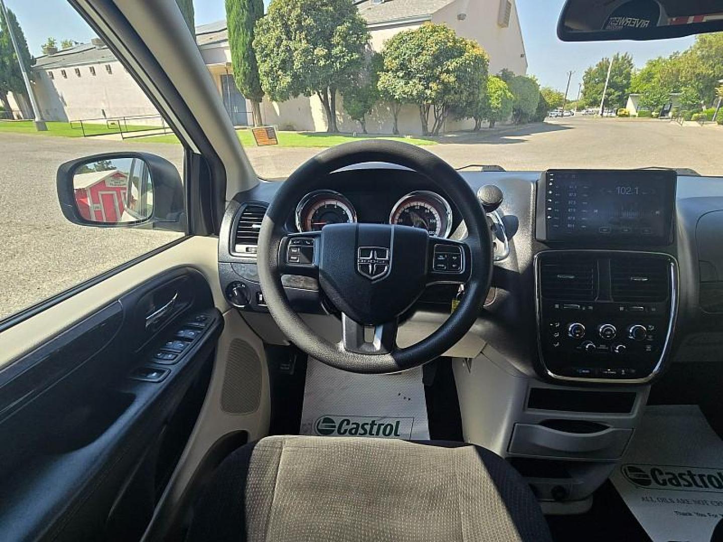 2019 WHITE Dodge Grand Caravan (2C4RDGBG5KR) with an V6 Flex Fuel 3.6 Liter engine, Automatic 6-Spd transmission, located at 246 E Walker St., Orland, 95963, (530) 865-5800, 39.747589, -122.178398 - Photo#20