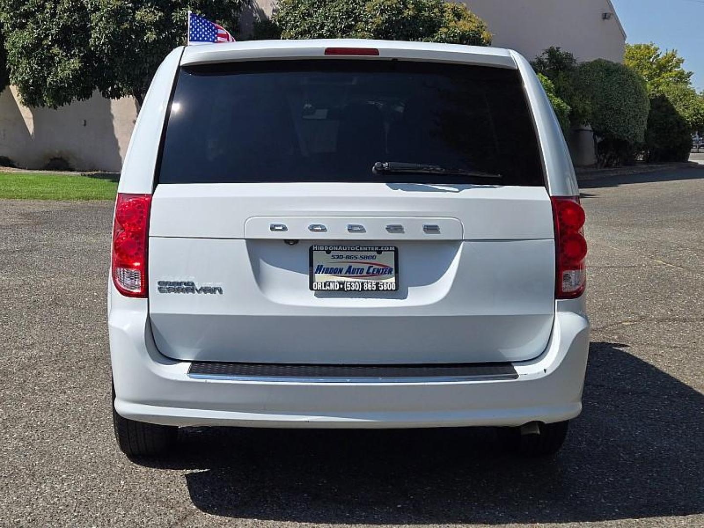 2019 WHITE Dodge Grand Caravan (2C4RDGBG5KR) with an V6 Flex Fuel 3.6 Liter engine, Automatic 6-Spd transmission, located at 246 E Walker St., Orland, 95963, (530) 865-5800, 39.747589, -122.178398 - Photo#5