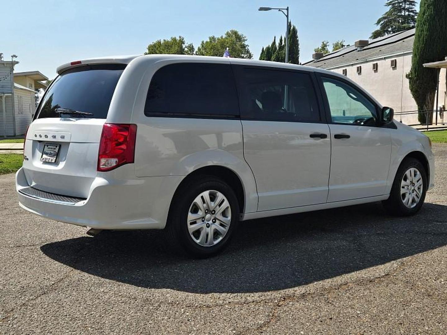 2019 WHITE Dodge Grand Caravan (2C4RDGBG5KR) with an V6 Flex Fuel 3.6 Liter engine, Automatic 6-Spd transmission, located at 246 E Walker St., Orland, 95963, (530) 865-5800, 39.747589, -122.178398 - Photo#6