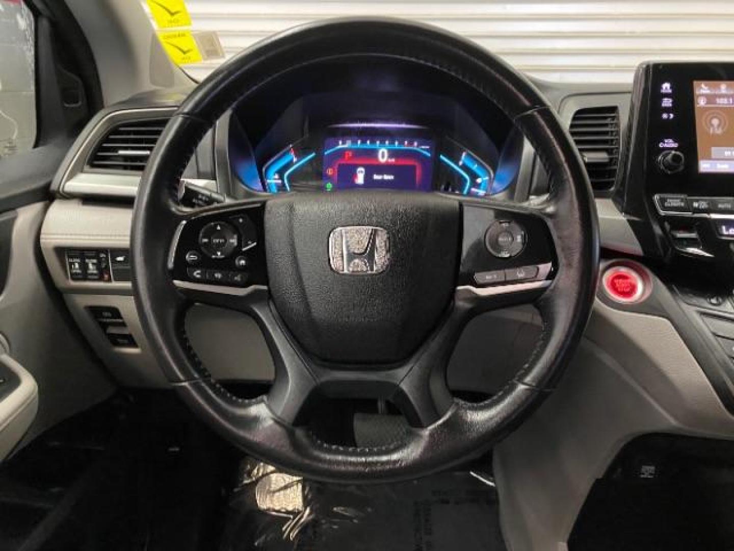 2019 SILVER Honda Odyssey (5FNRL6H75KB) with an V6 i-VTEC 3.5 Liter engine, Automatic 9-Spd transmission, located at 412 Auto Vista Drive, Palmdale, 93551, (661) 945-0620, 34.592636, -118.136681 - Photo#19