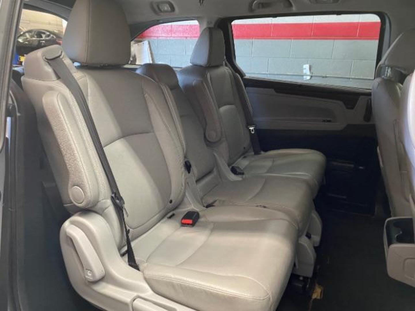 2019 SILVER Honda Odyssey (5FNRL6H75KB) with an V6 i-VTEC 3.5 Liter engine, Automatic 9-Spd transmission, located at 412 Auto Vista Drive, Palmdale, 93551, (661) 945-0620, 34.592636, -118.136681 - Photo#28