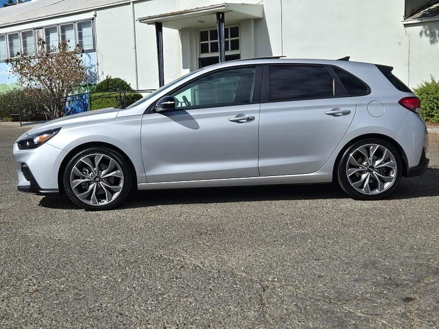 2019 SILVER Hyundai Elantra GT (KMHH55LC2KU) with an 4-Cyl Turbo 1.6 Liter engine, Automatic 7-Spd w/Dual-Clutch transmission, located at 246 E Walker St., Orland, 95963, (530) 865-5800, 39.747589, -122.178398 - Photo#4