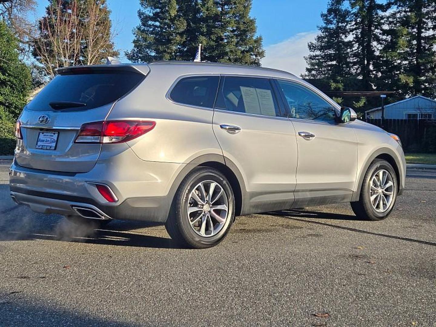 2019 SILVER Hyundai Santa Fe XL (KM8SN4HFXKU) with an V6 GDI 3.3 Liter engine, Automatic 6-Spd w/Shiftronic transmission, located at 246 E Walker St., Orland, 95963, (530) 865-5800, 39.747589, -122.178398 - Photo#6